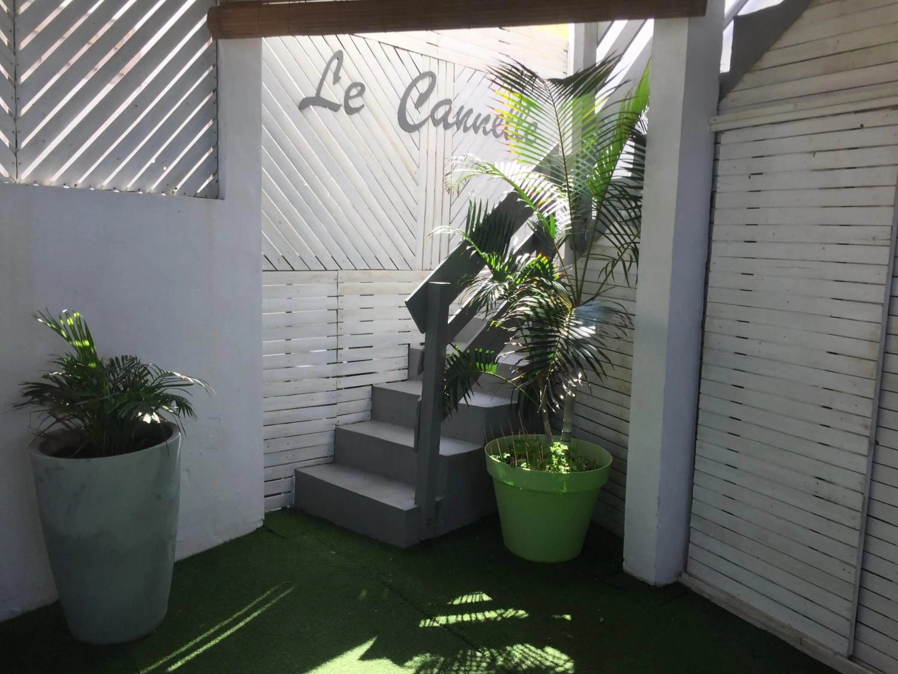 Facade/entrance in Le Cannelle