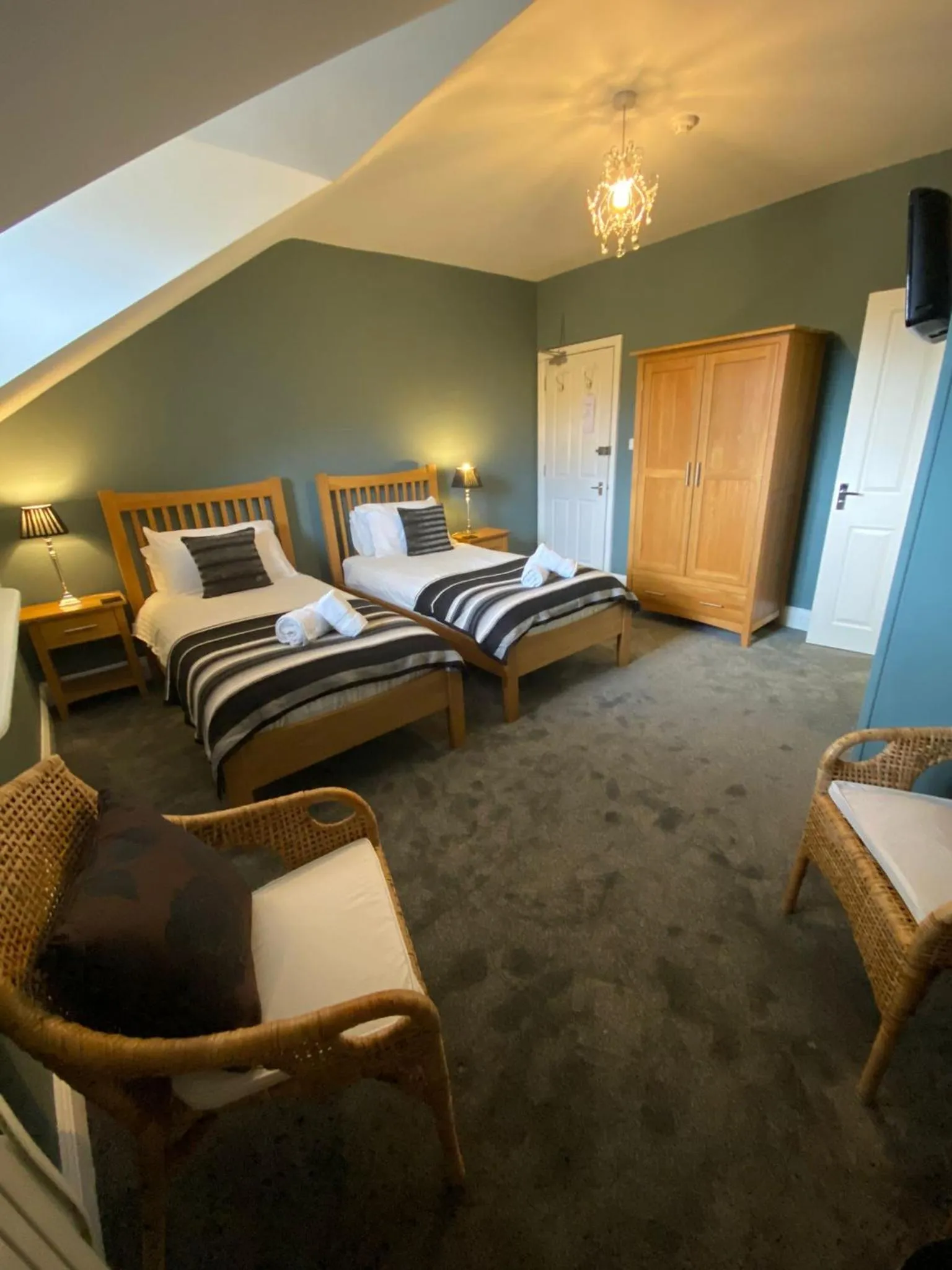 Bedroom, Bed in Ambleside Central