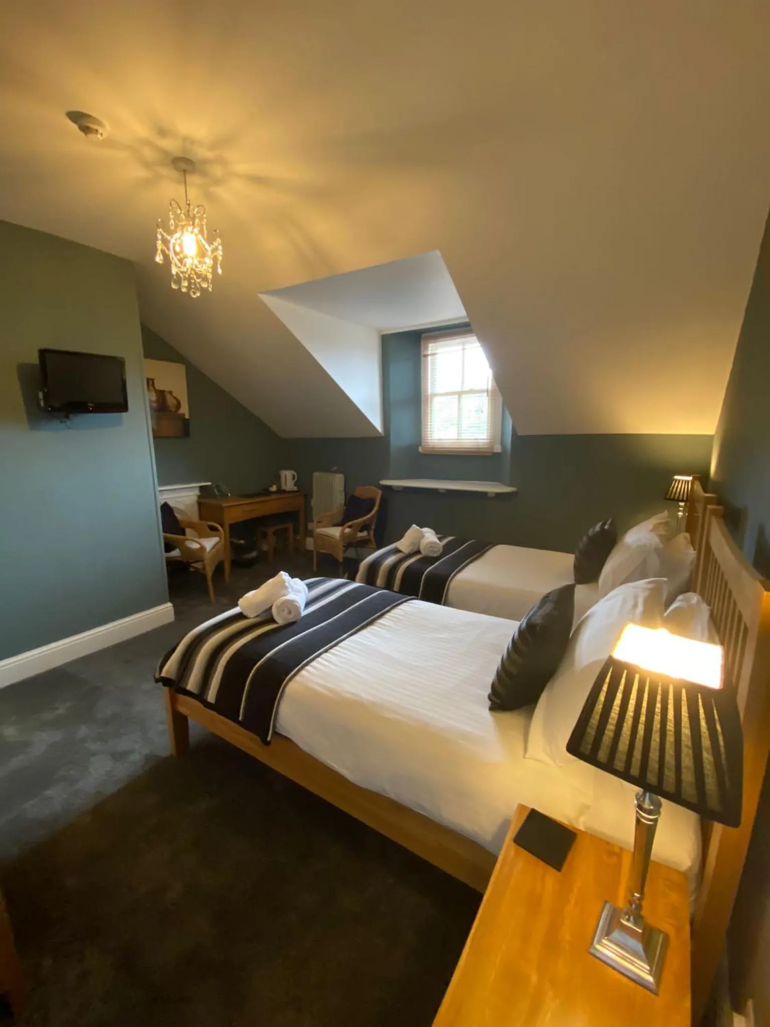 Bedroom, Bed in Ambleside Central