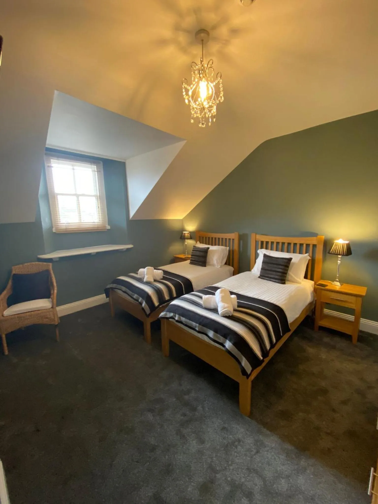 Bedroom, Bed in Ambleside Central