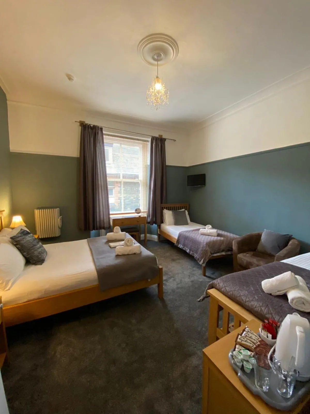 Bedroom, Bed in Ambleside Central