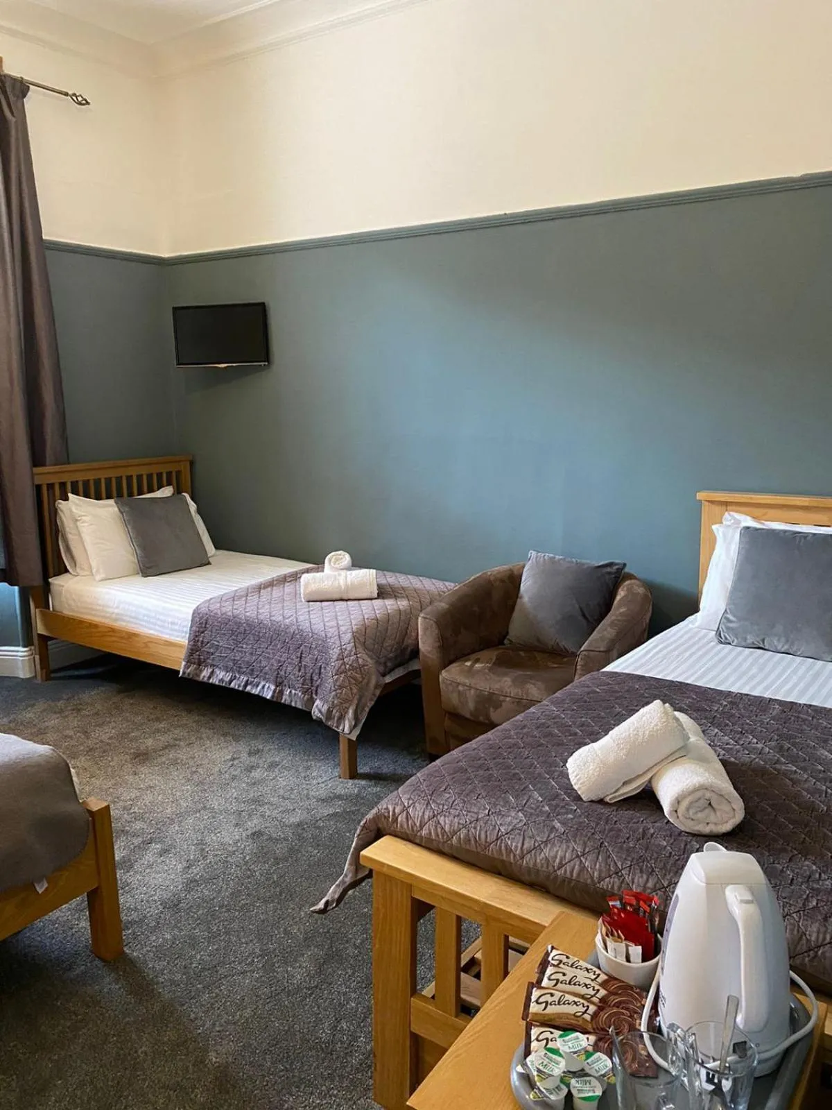 Bedroom, Bed in Ambleside Central