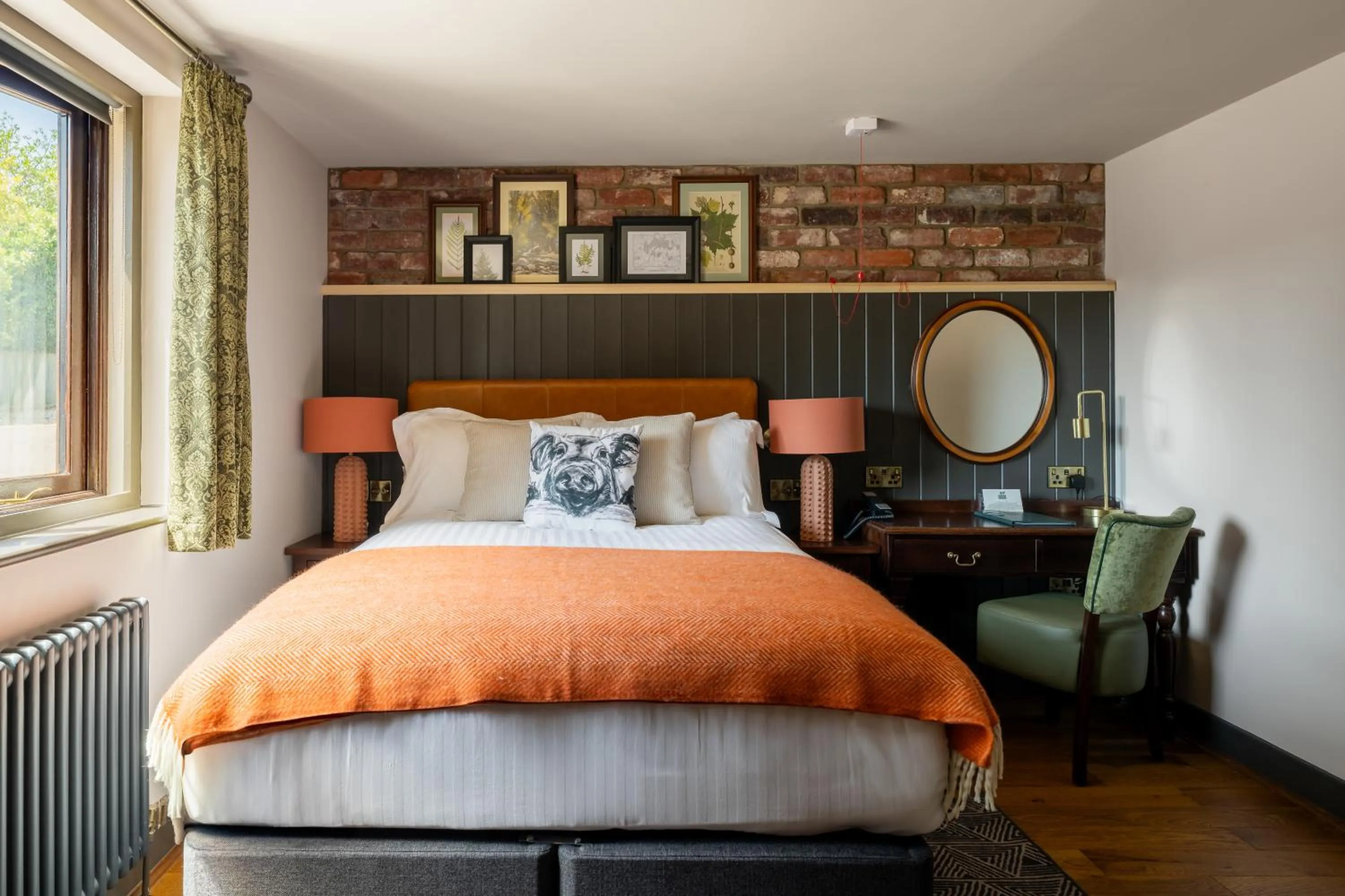 Photo of the whole room, Bed in The Hampshire Hog