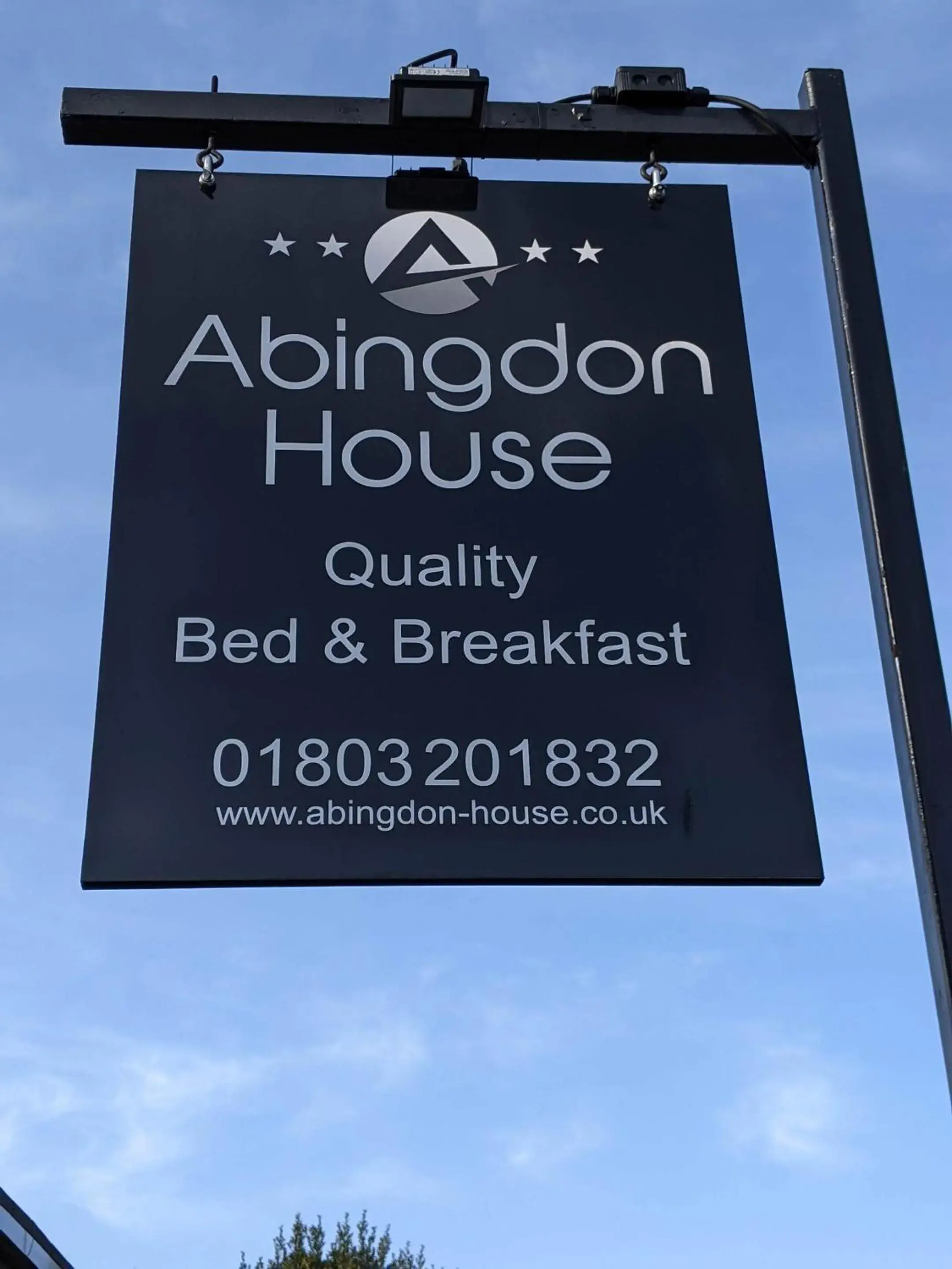 Property building in Abingdon House Property building in Abingdon House