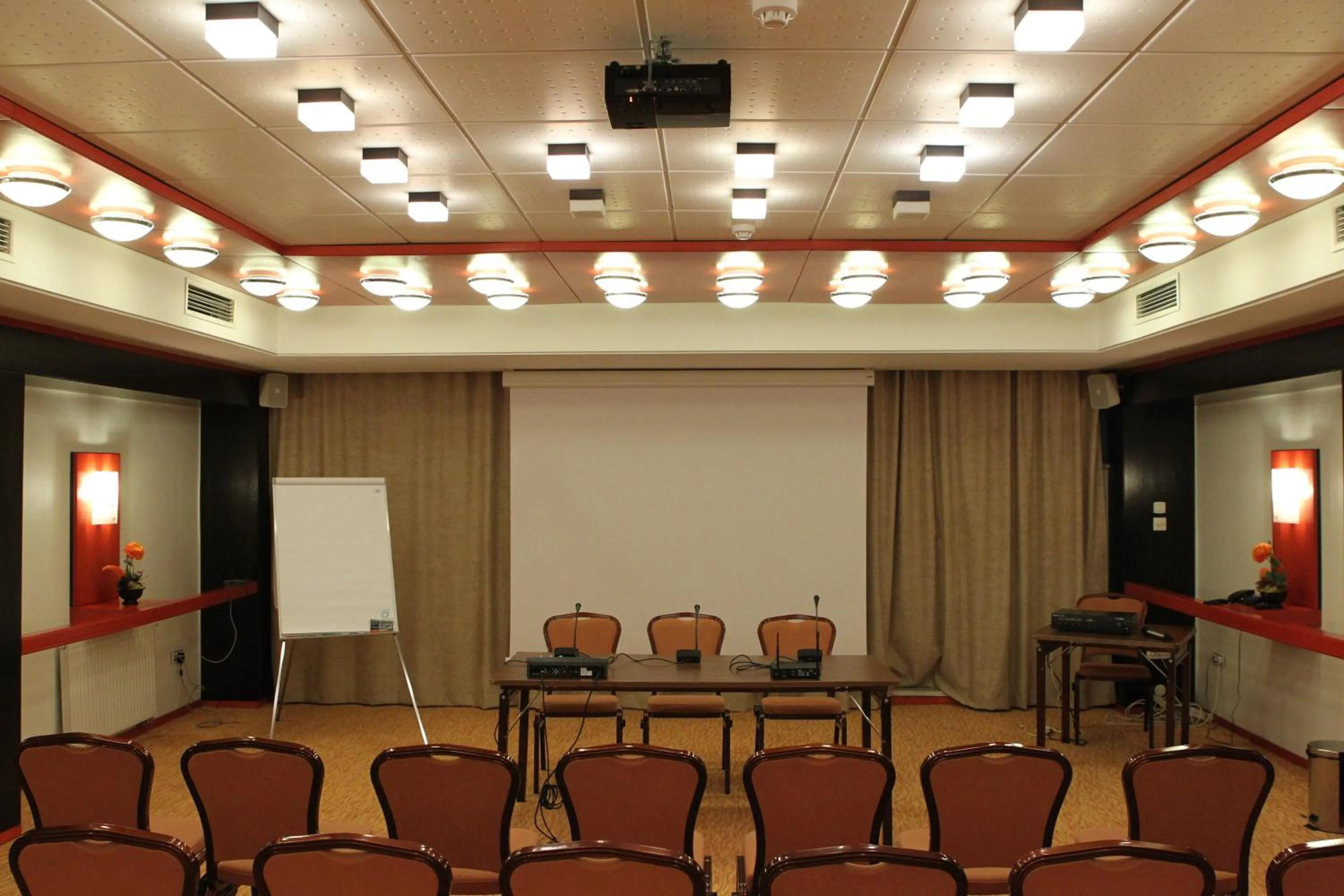 Business facilities in Hotel Jasmine