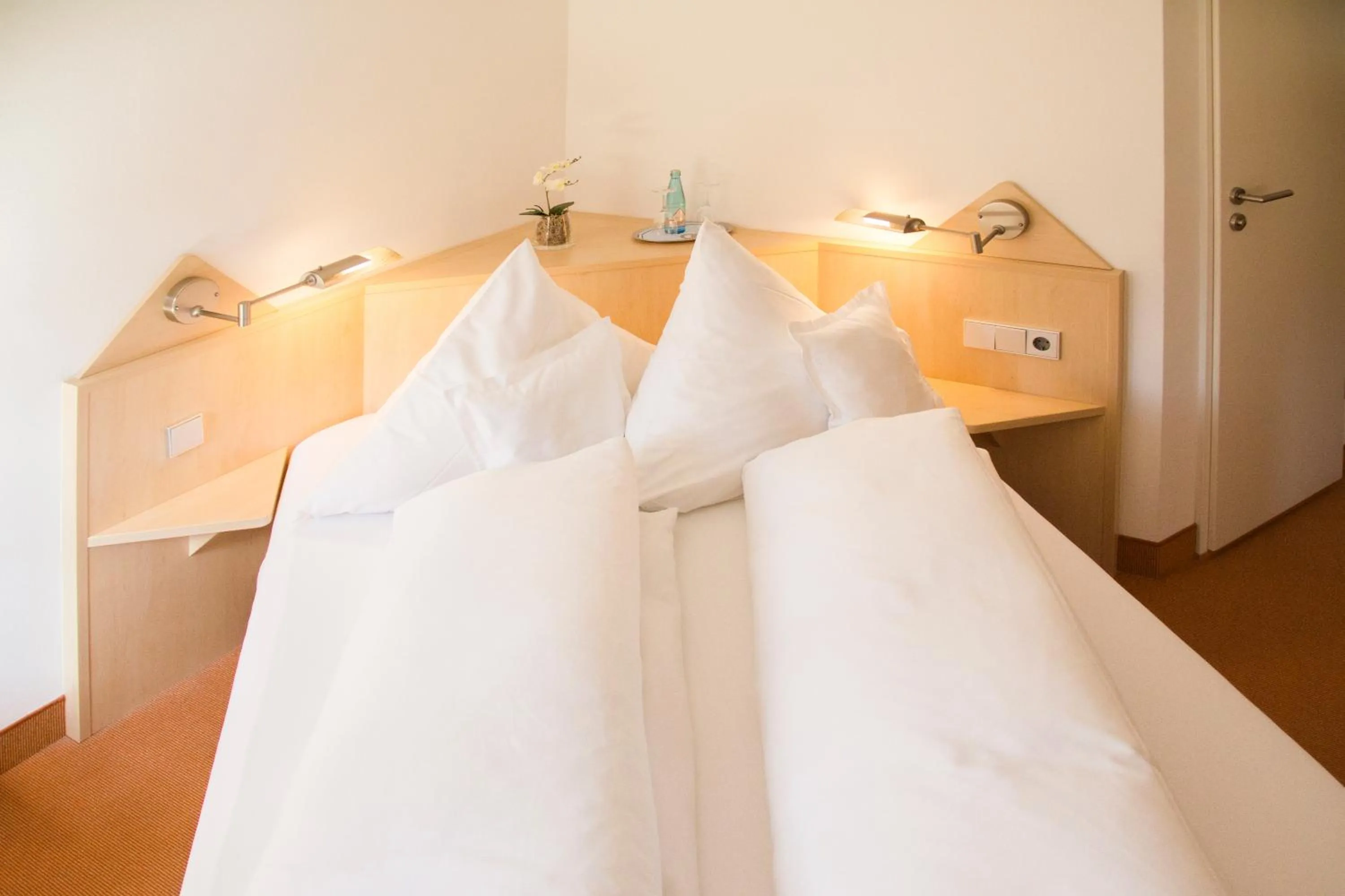 Bed in Stausee-Hotel