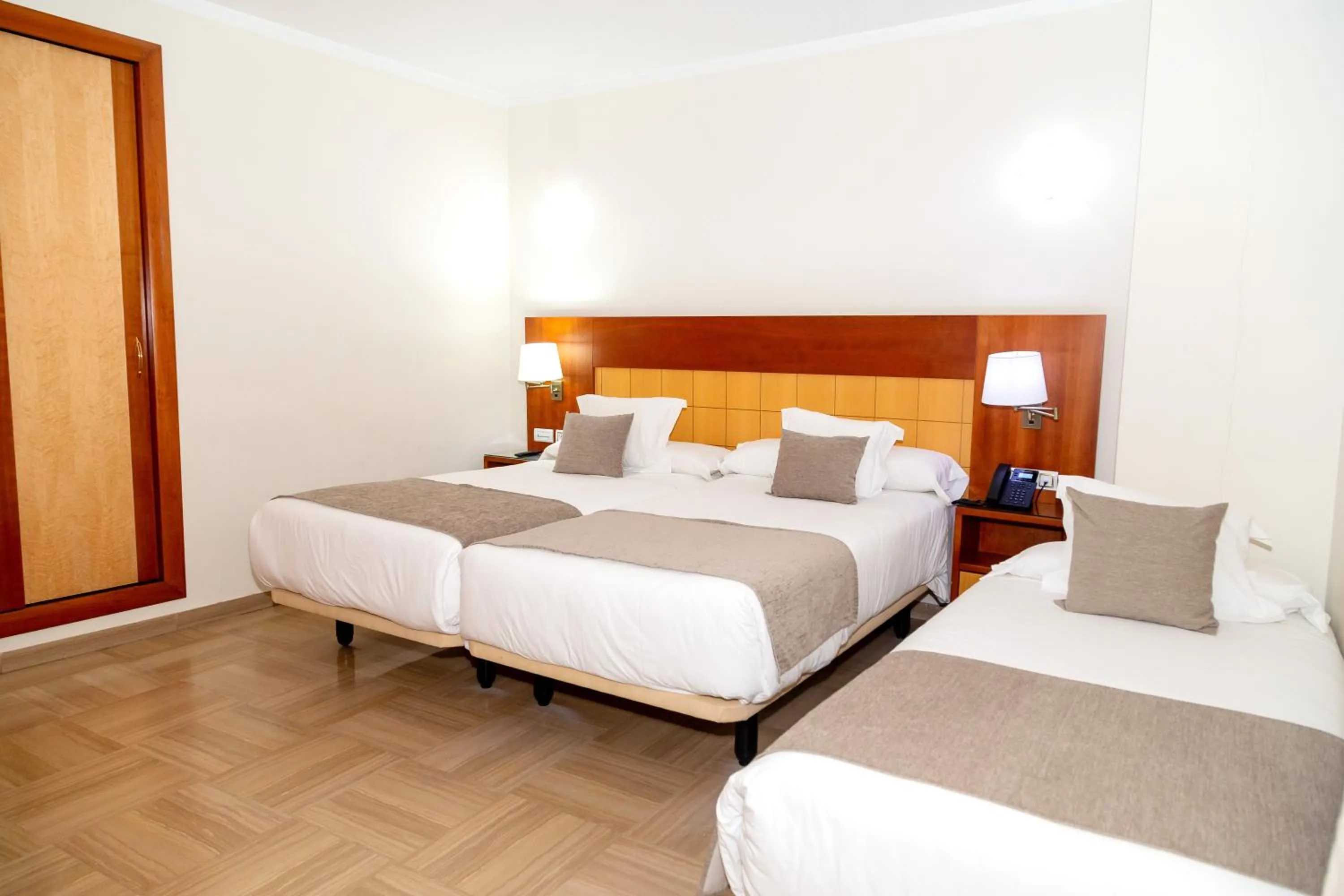 Bed in Hotel Córdoba Centro