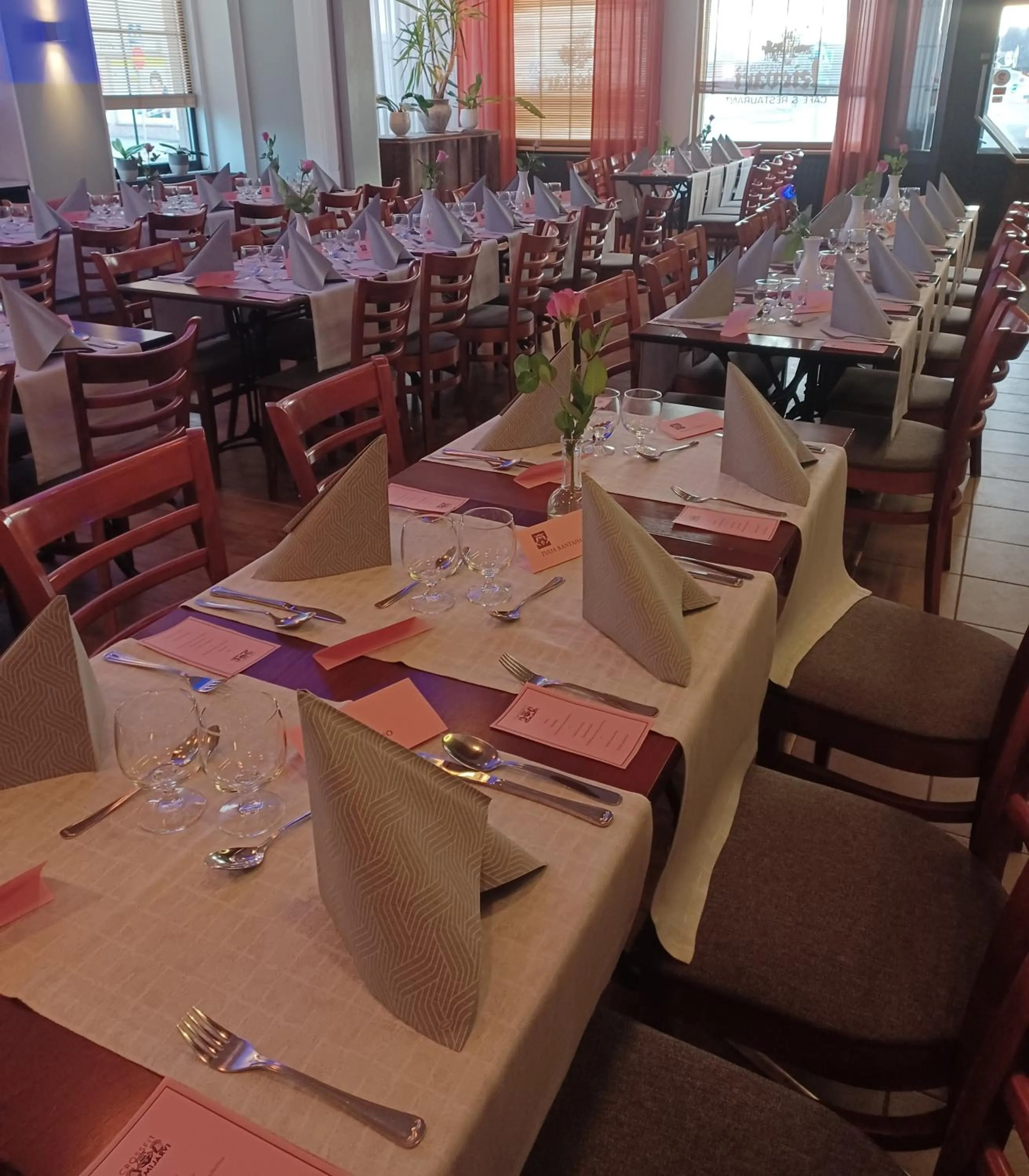 Restaurant/places to eat in Hotel Mestarin Kievari