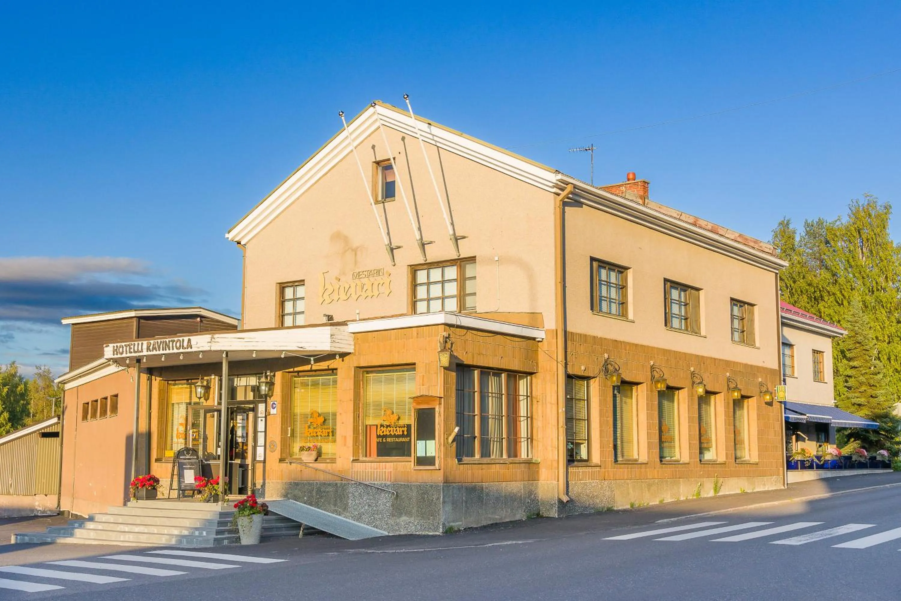 Property building in Hotel Mestarin Kievari