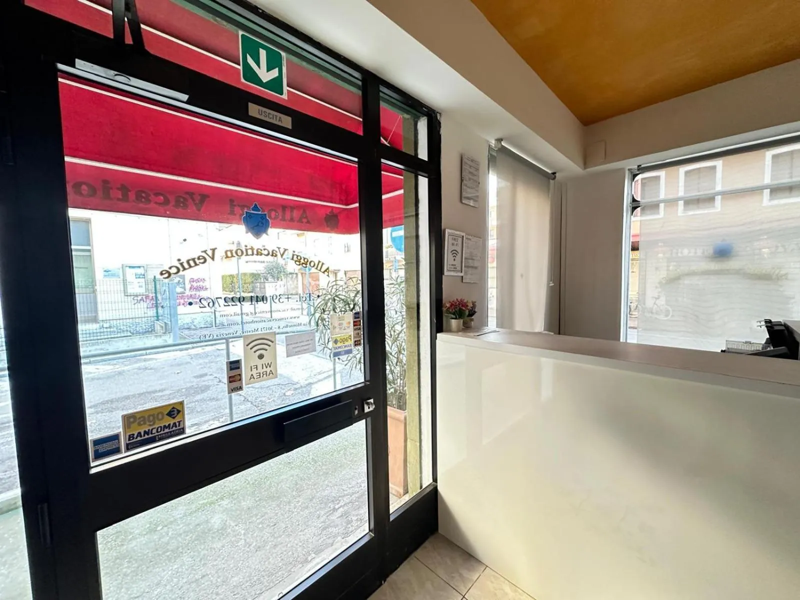 Property building in Vacation Venice Rooms