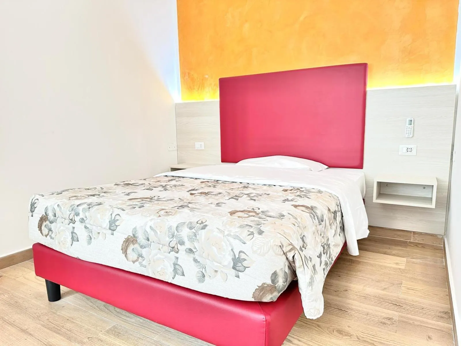 Bed in Vacation Venice Rooms