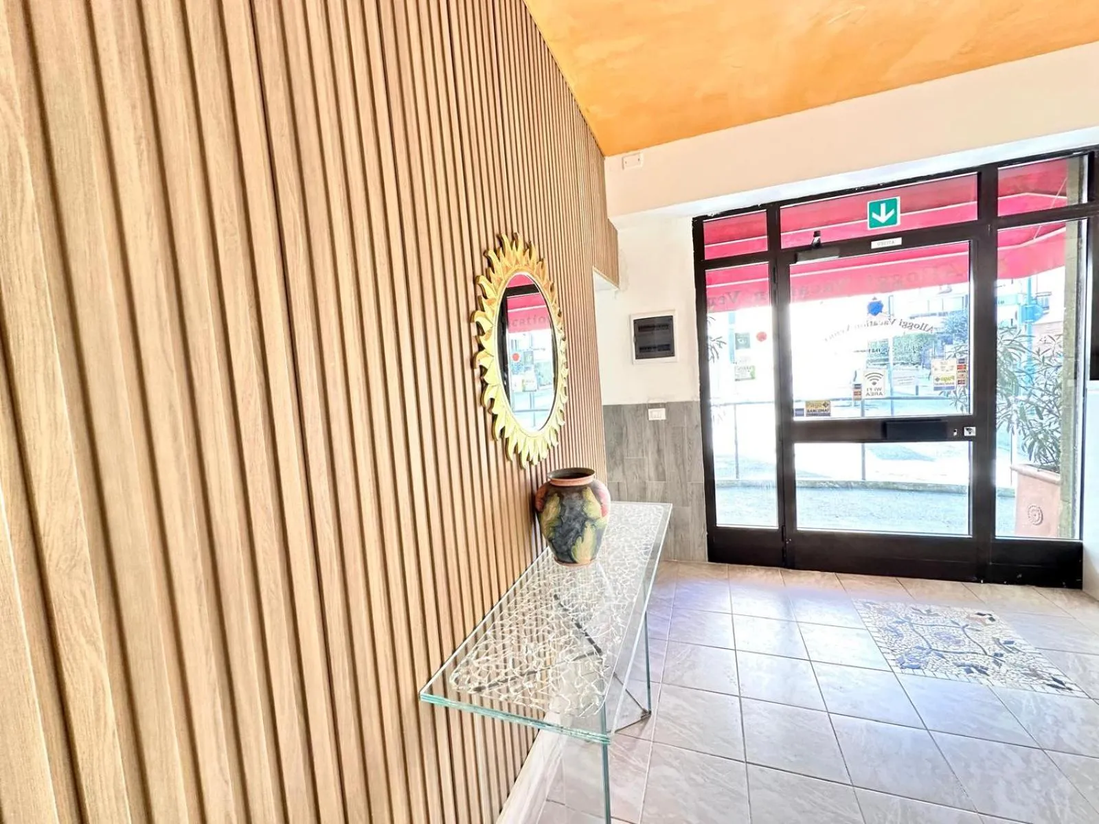 Facade/entrance in Vacation Venice Rooms