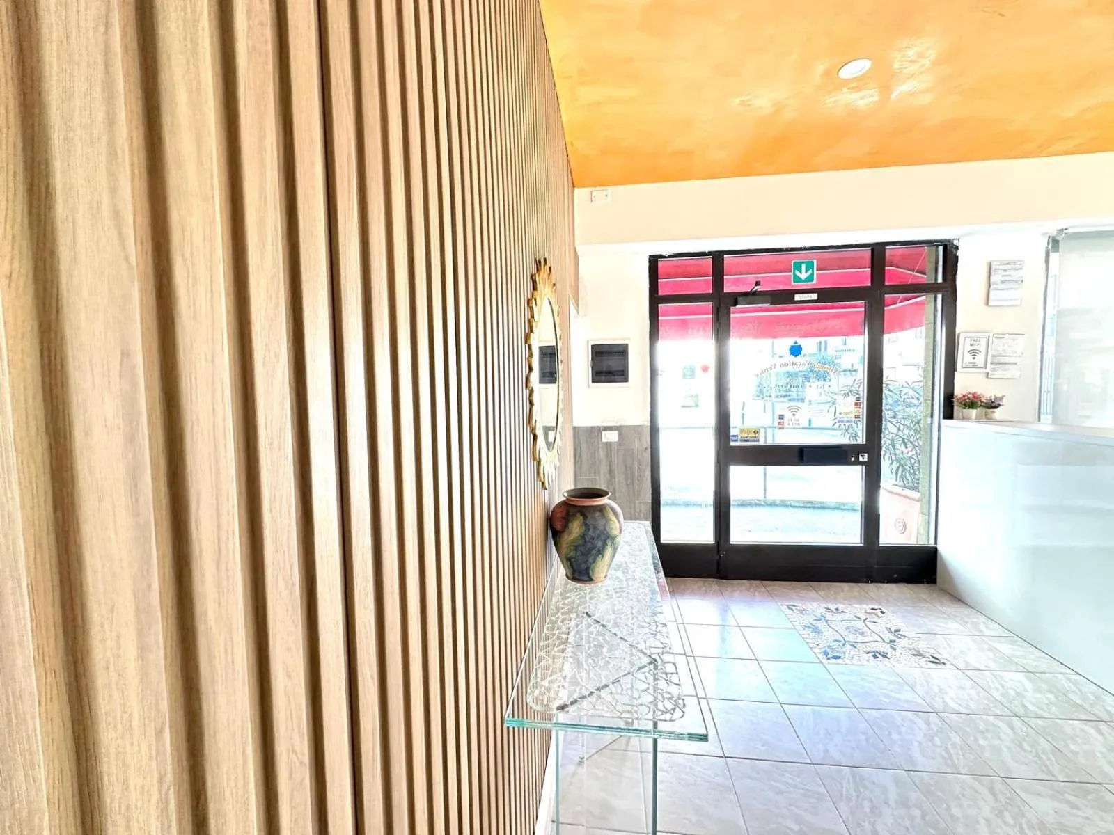 Property building in Vacation Venice Rooms