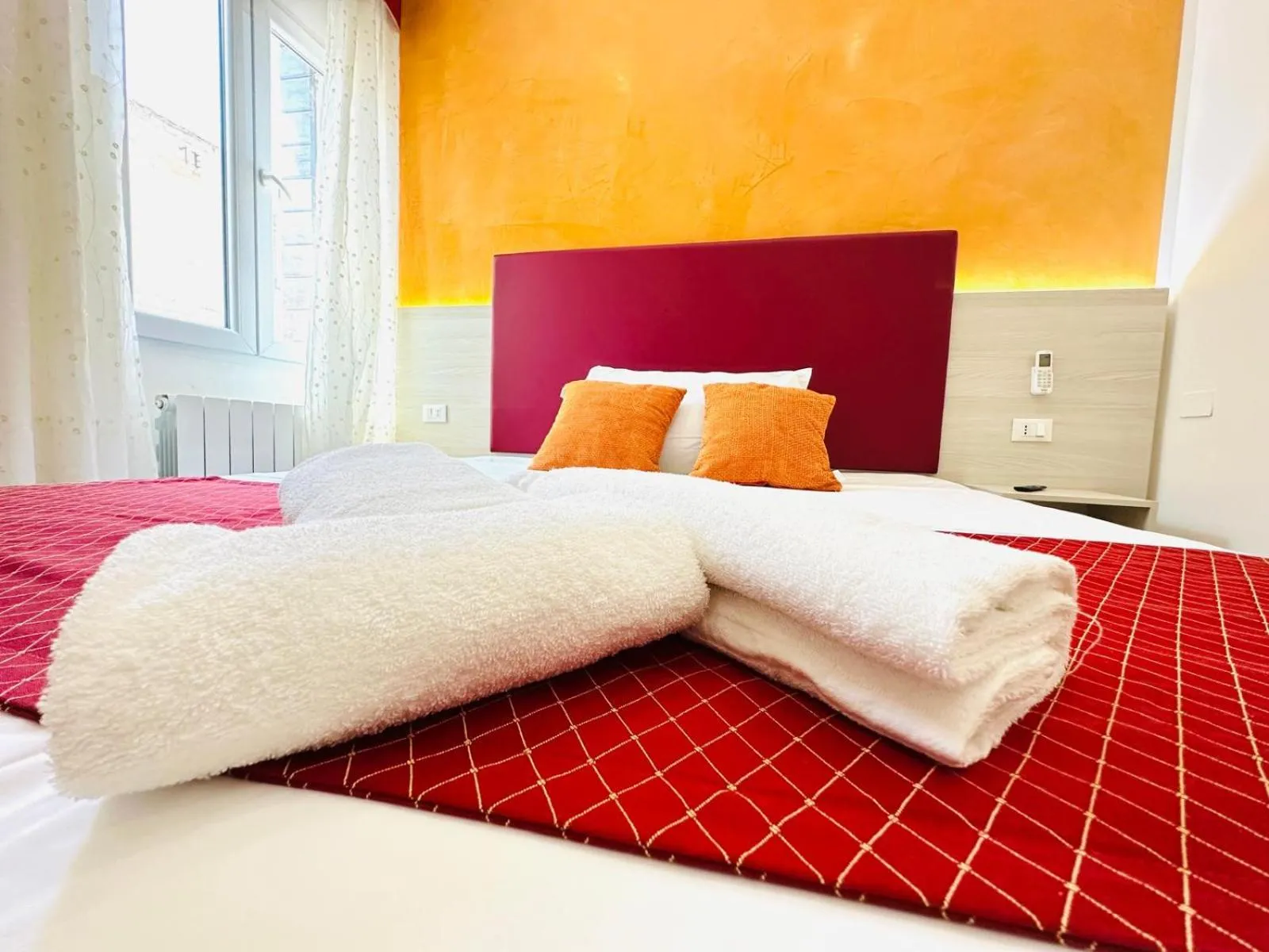 towels, Bed in Vacation Venice Rooms