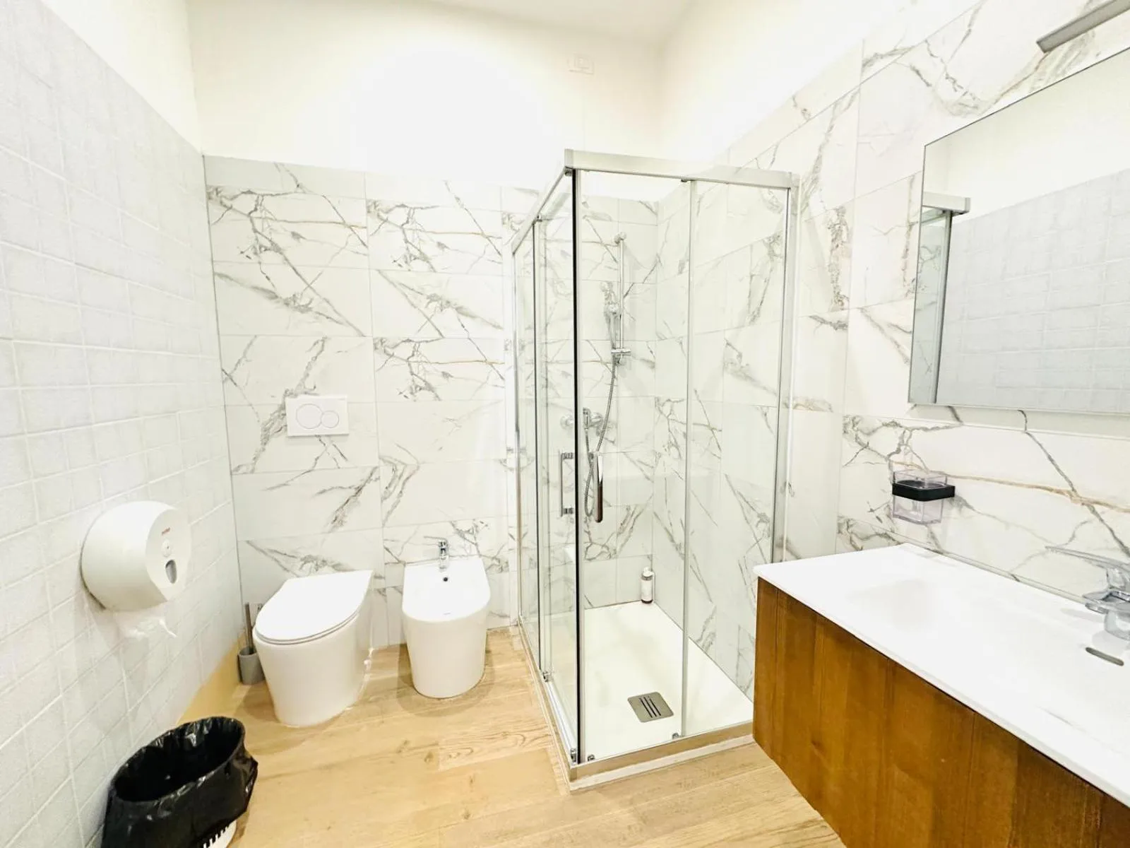 Bathroom in Vacation Venice Rooms