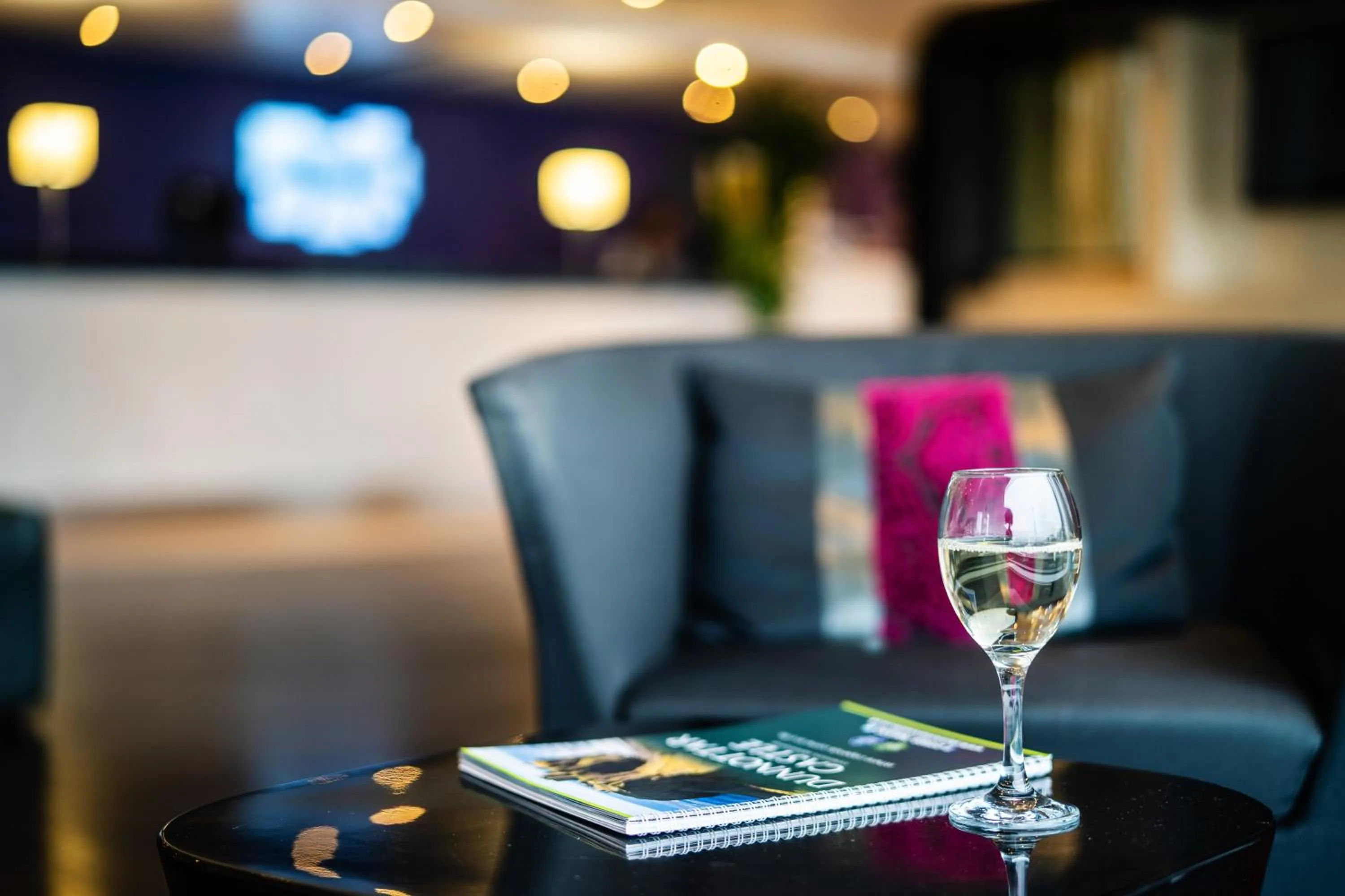 Lobby or reception in Holiday Inn Express Dundee by IHG