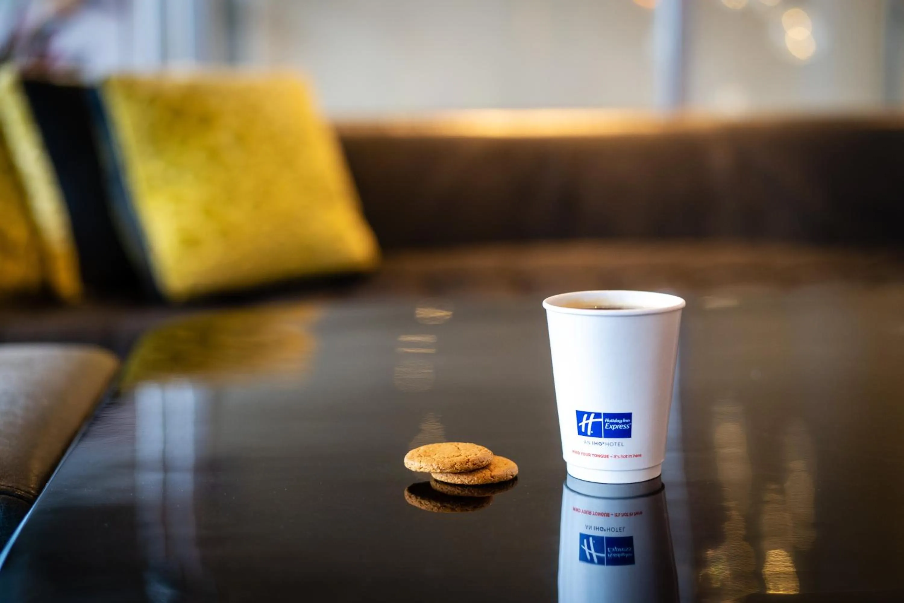 Lobby or reception in Holiday Inn Express Dundee by IHG