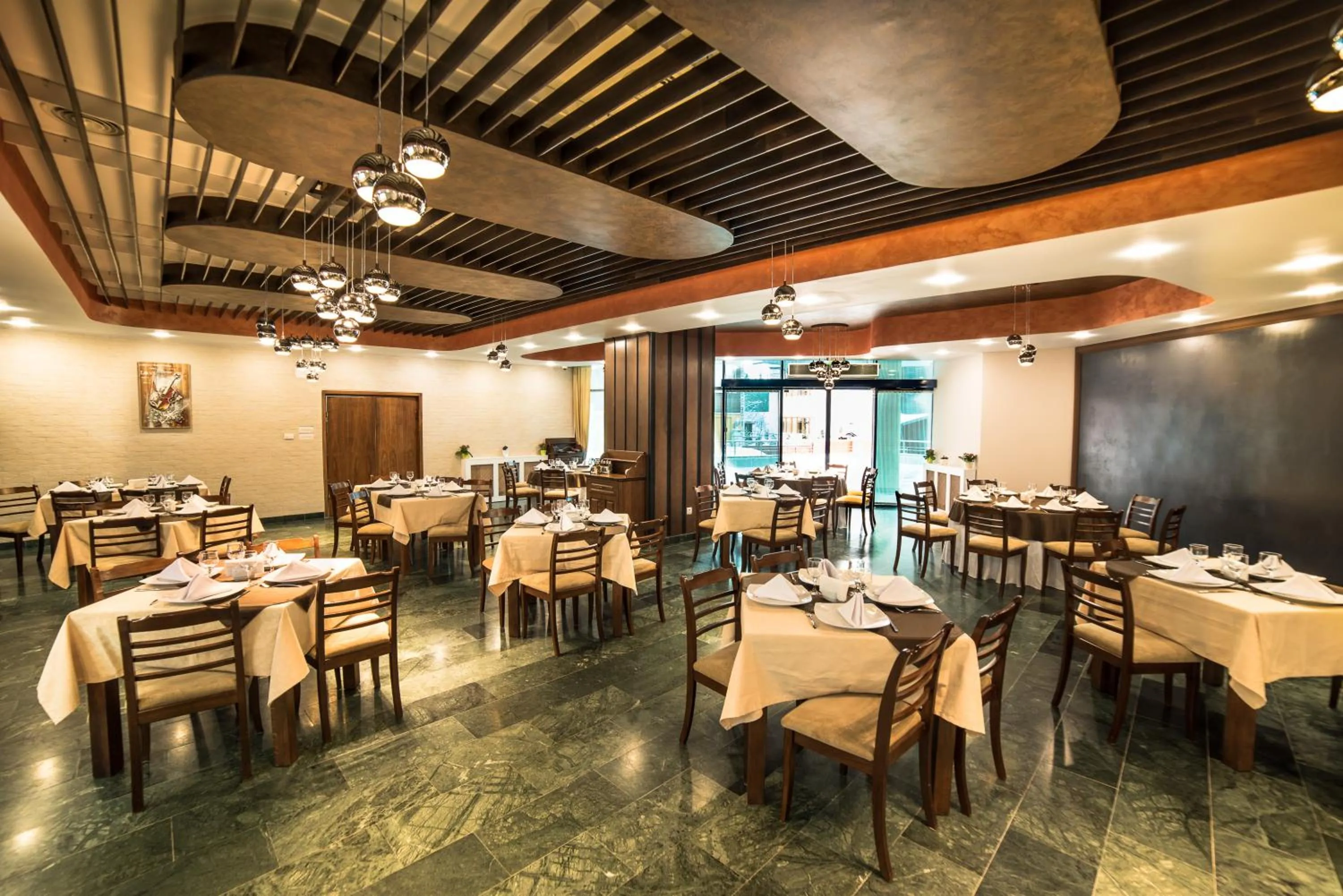 Restaurant/places to eat in Hotel Ski&Sky