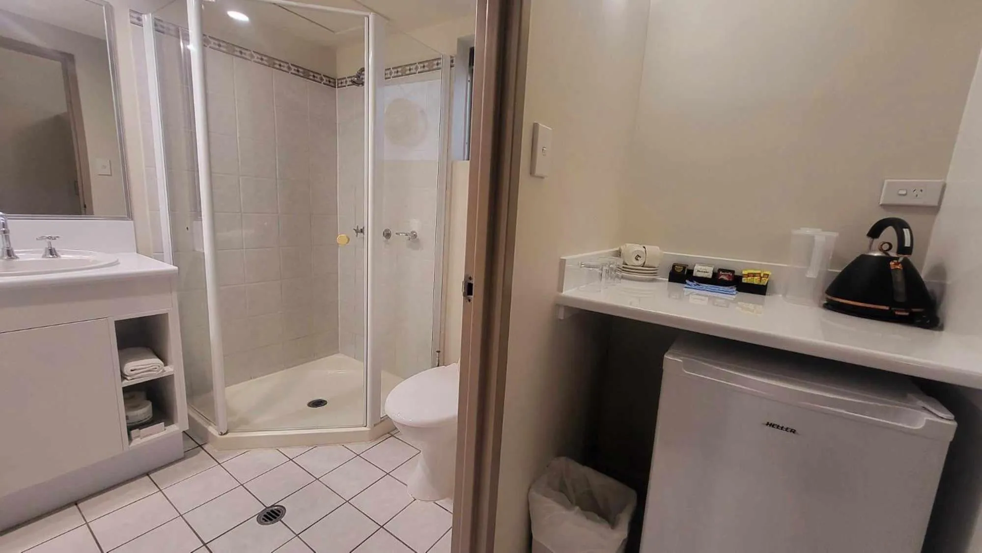 Shower in Cairns Colonial Club Resort