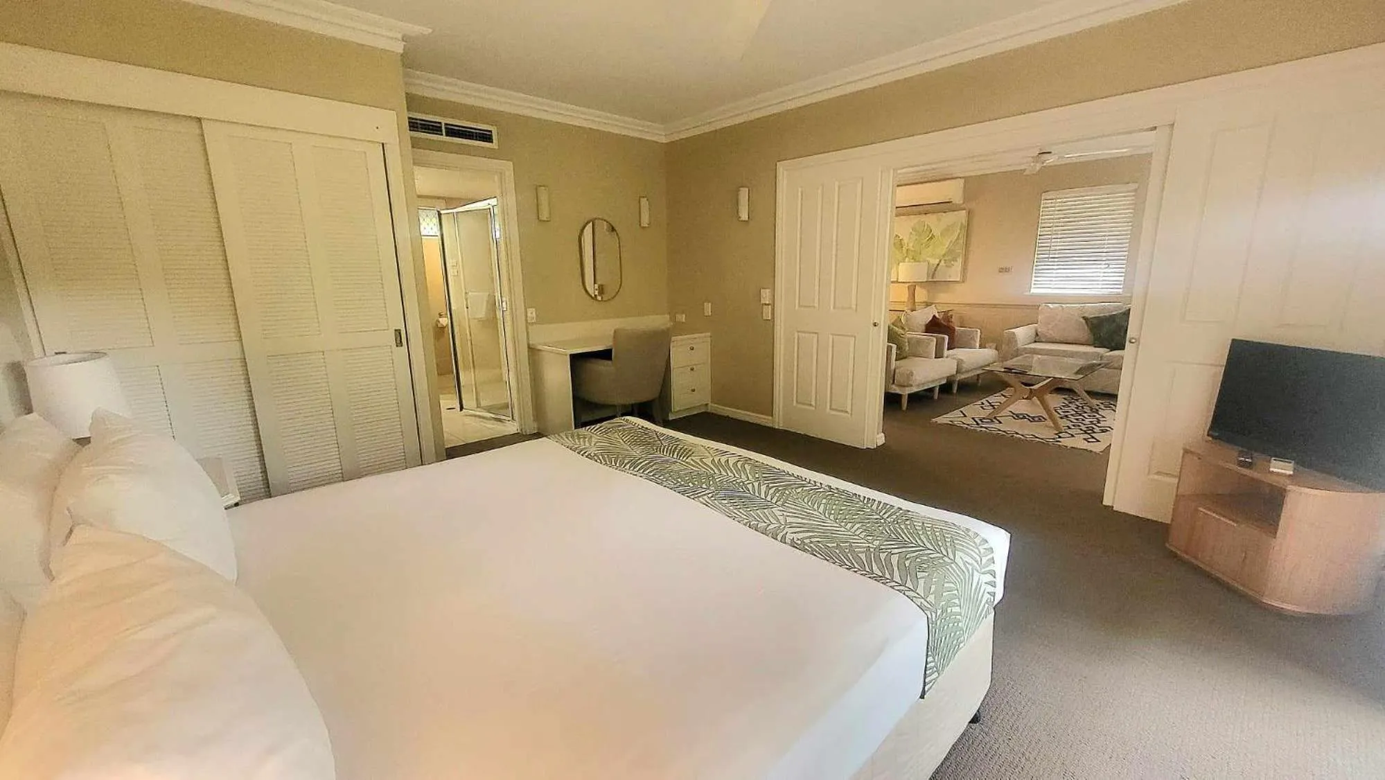 Bed in Cairns Colonial Club Resort