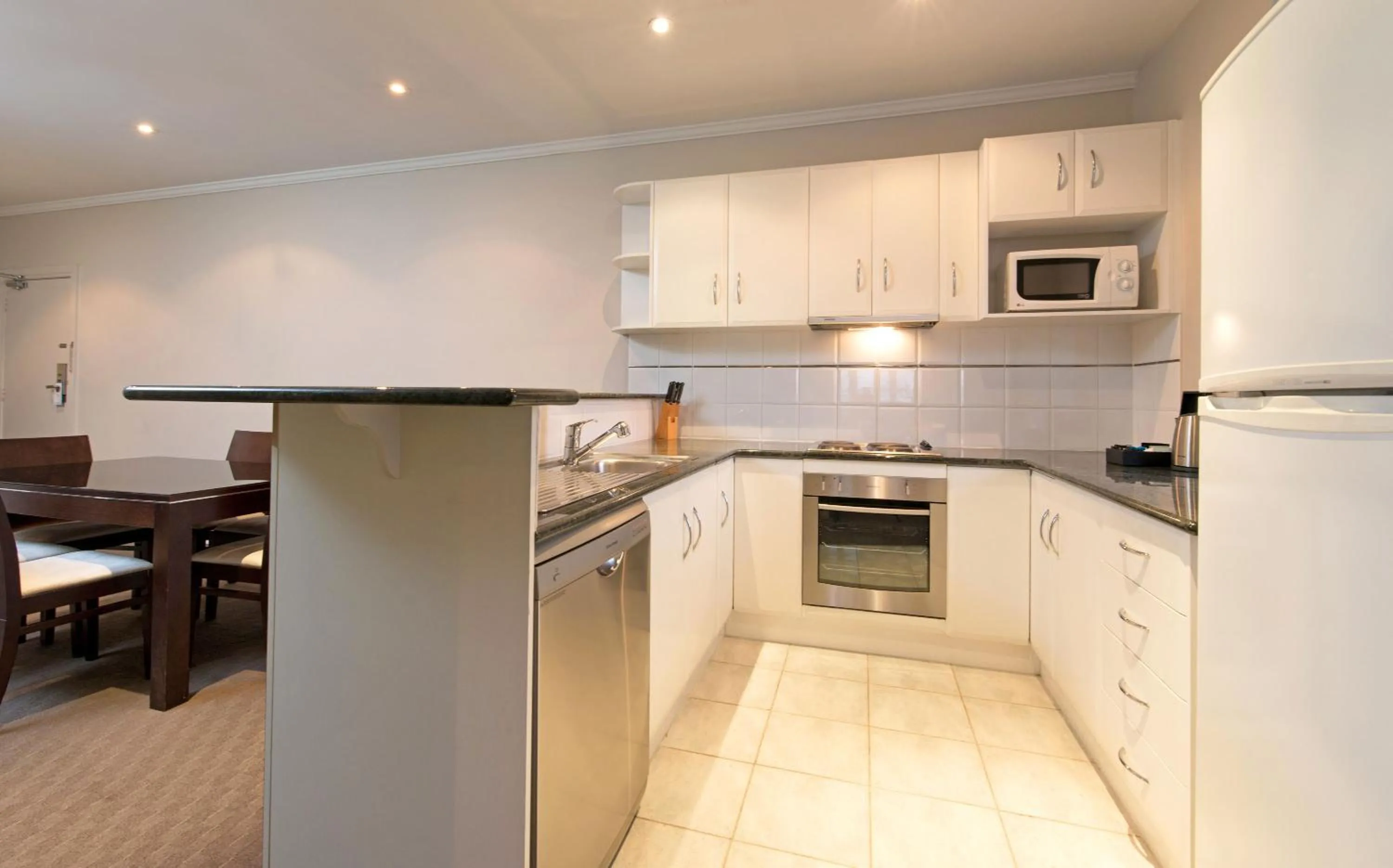 Kitchen or kitchenette in Frome Apartments