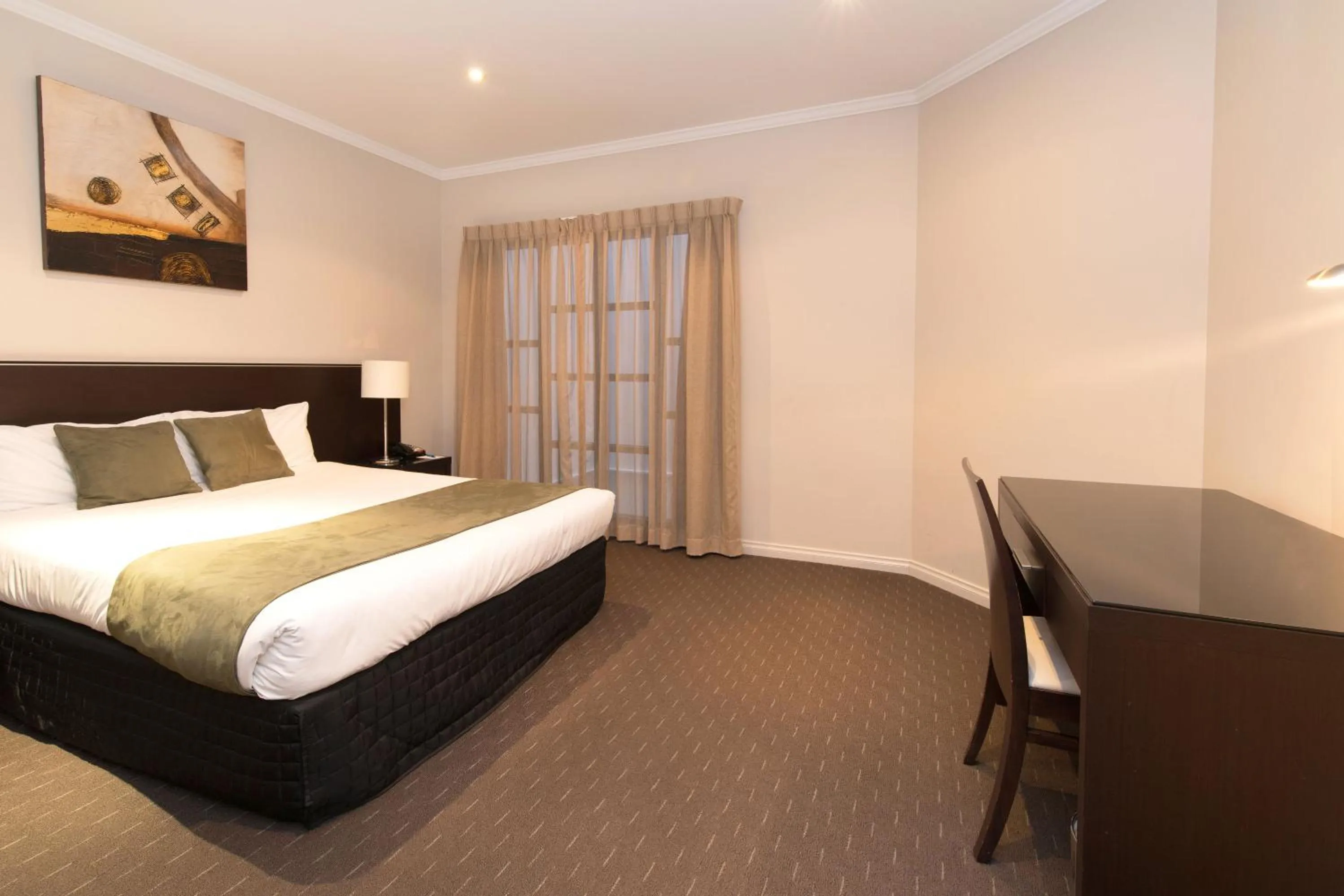 Bedroom, Bed in Frome Apartments