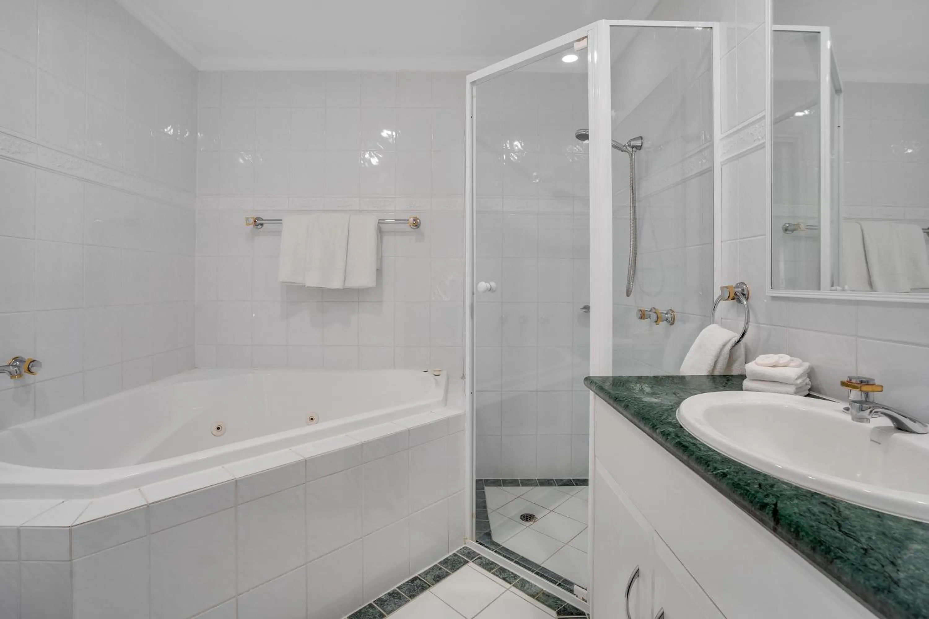 Bathroom in Frome Apartments