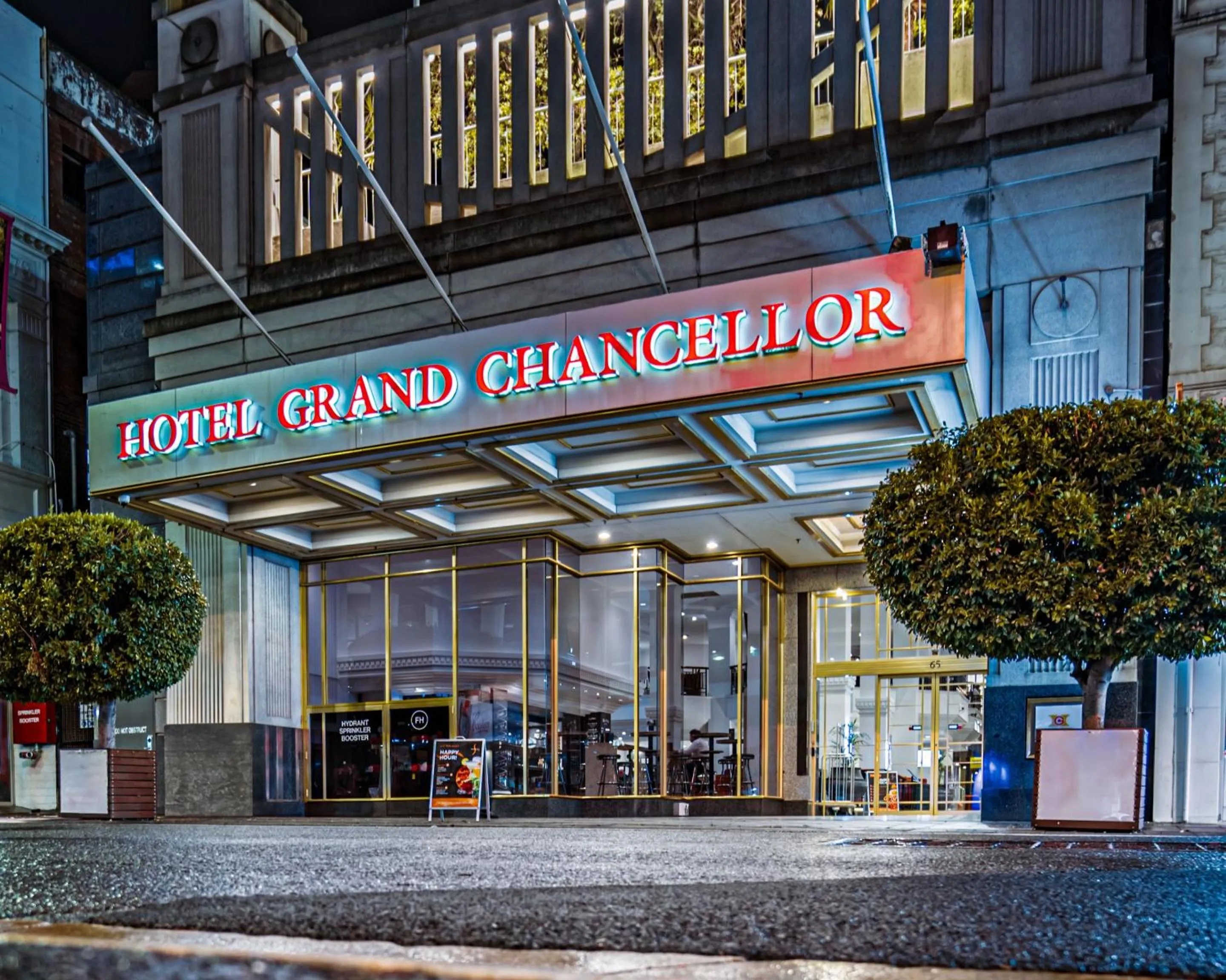 Facade/entrance in Hotel Grand Chancellor Adelaide