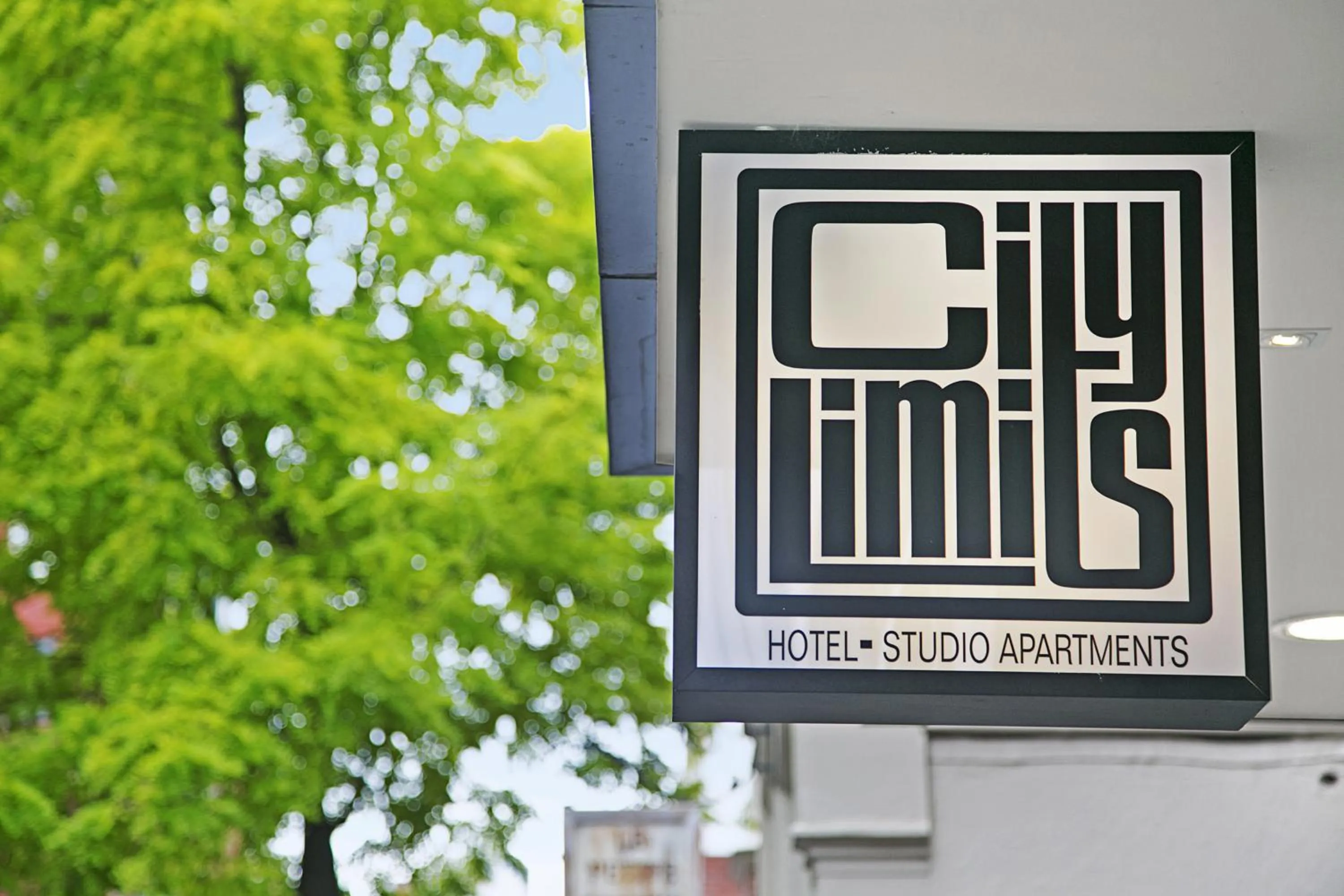 Facade/entrance in City Limits Hotel Apartments
