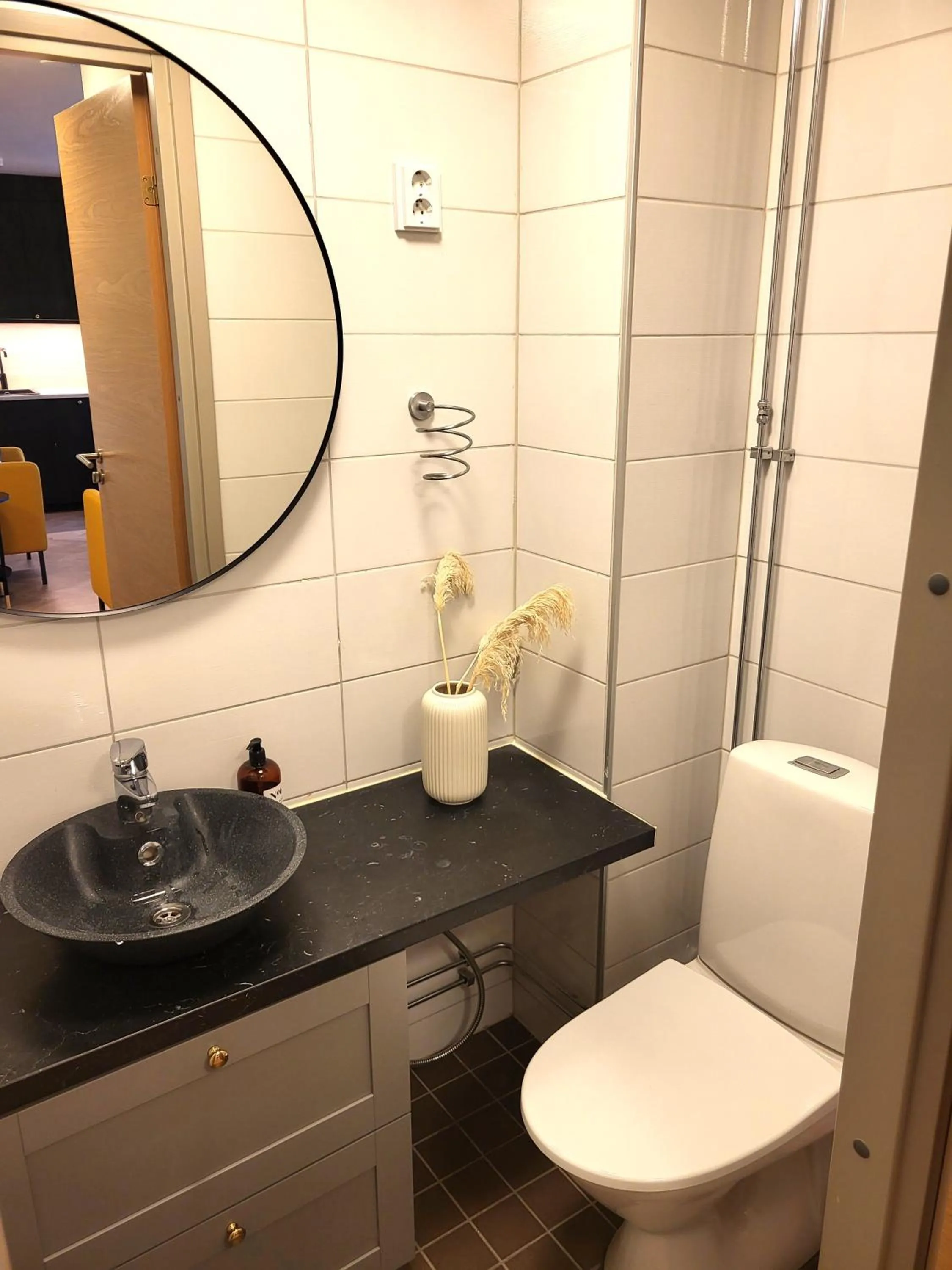 Toilet in Levi Suites Levin Klubi