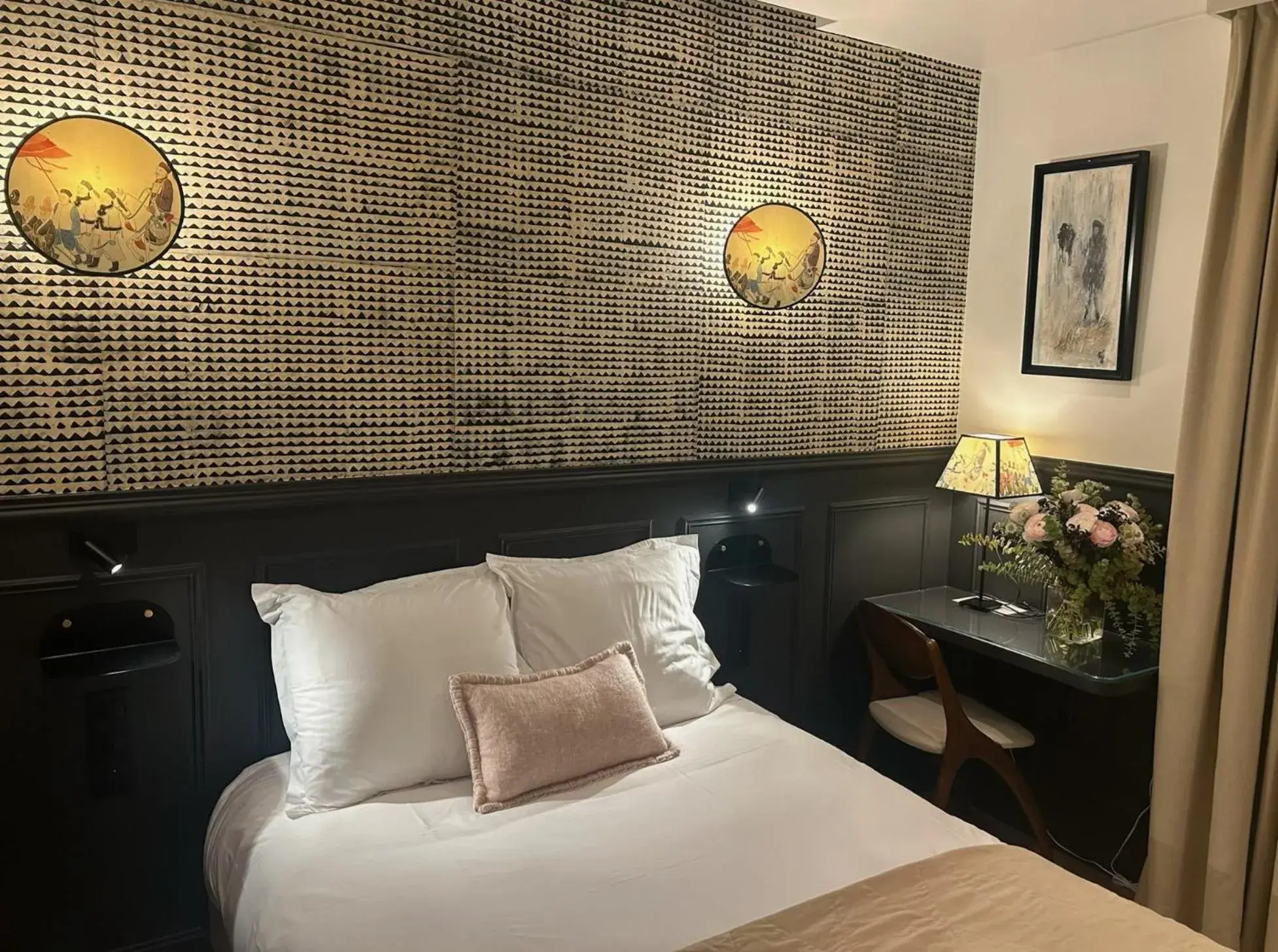 Bedroom, Bed in Hotel des Bains Bedroom, Bed in Hotel des Bains