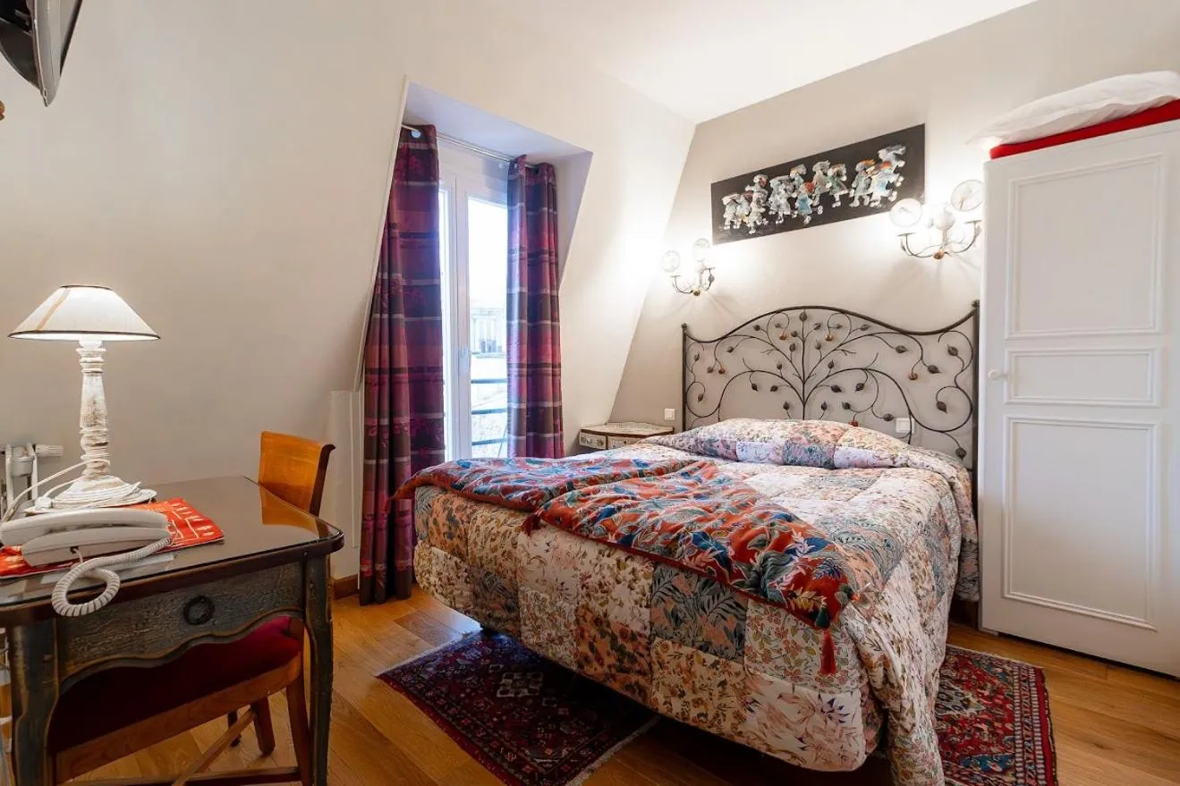 Photo of the whole room, Bed in Hotel des Bains