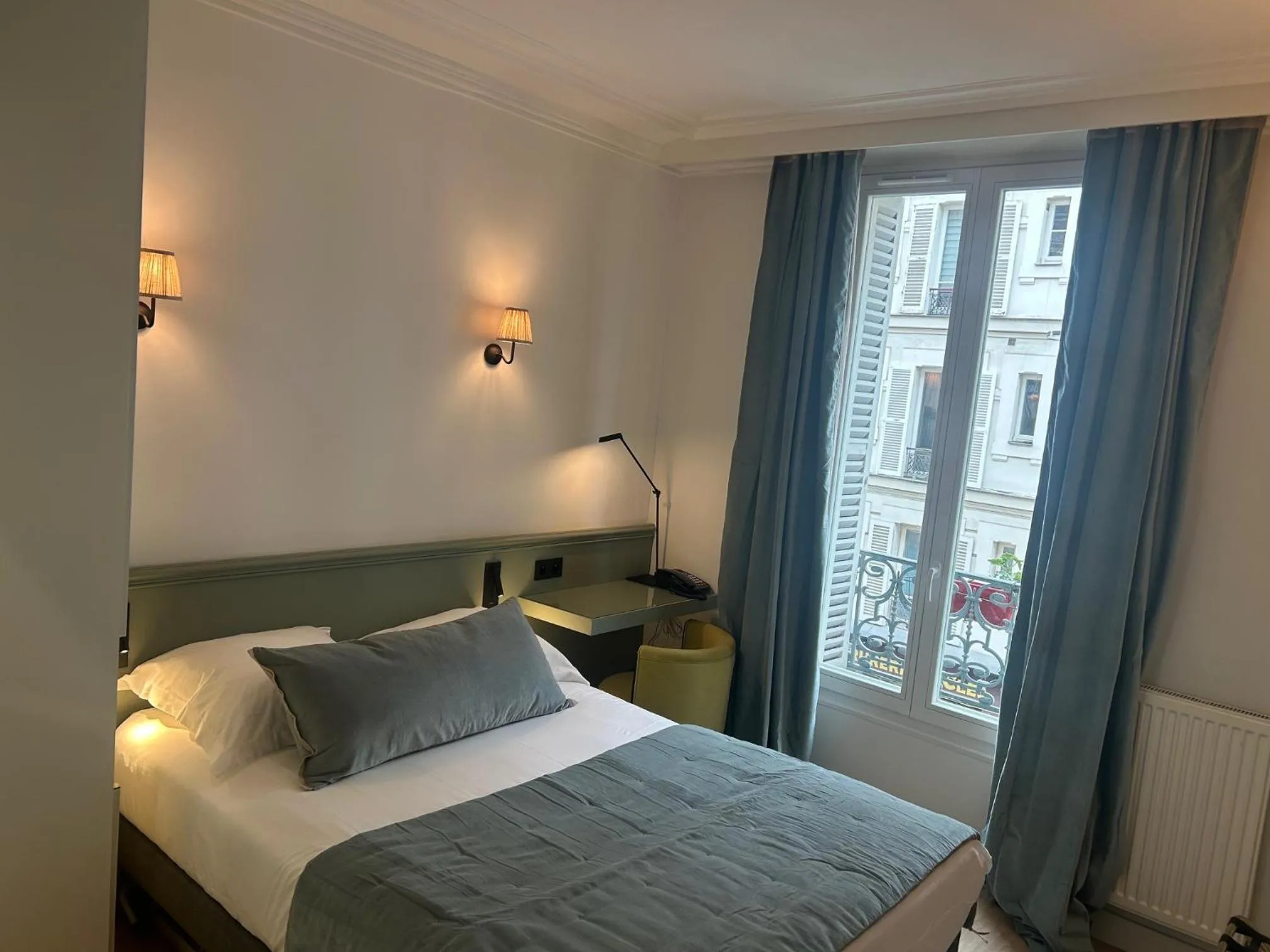 Bedroom, Bed in Hotel des Bains