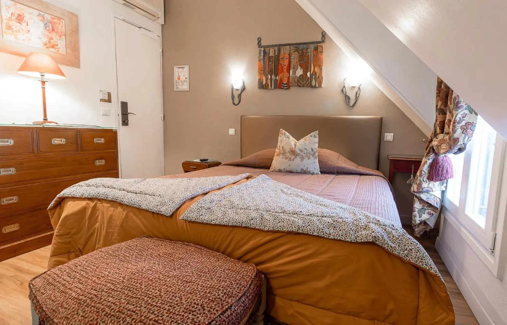 Photo of the whole room, Bed in Hotel des Bains Photo of the whole room, Bed in Hotel des Bains