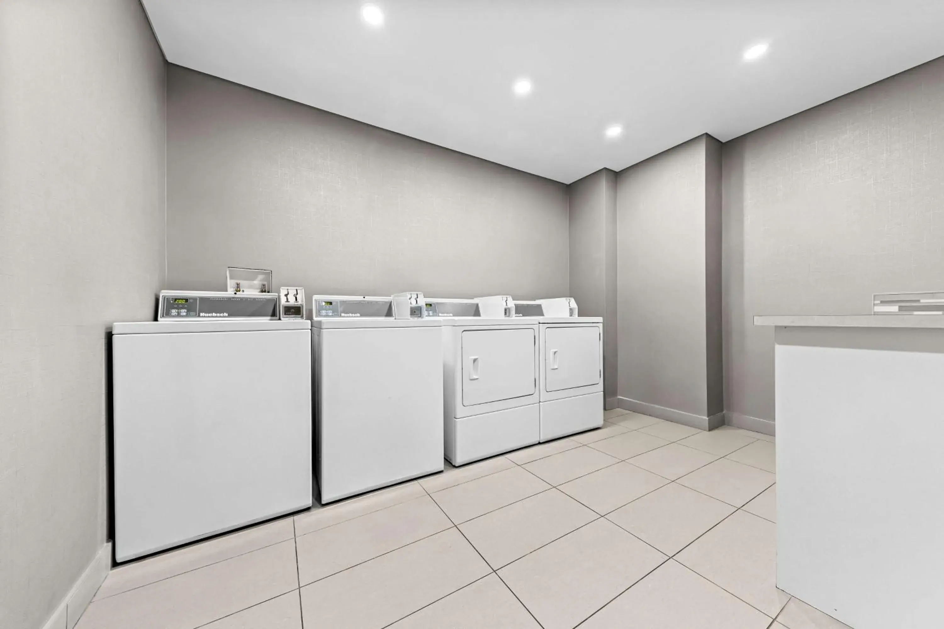 Property building in Best Western Plus Airdrie Gateway Property building in Best Western Plus Airdrie Gateway