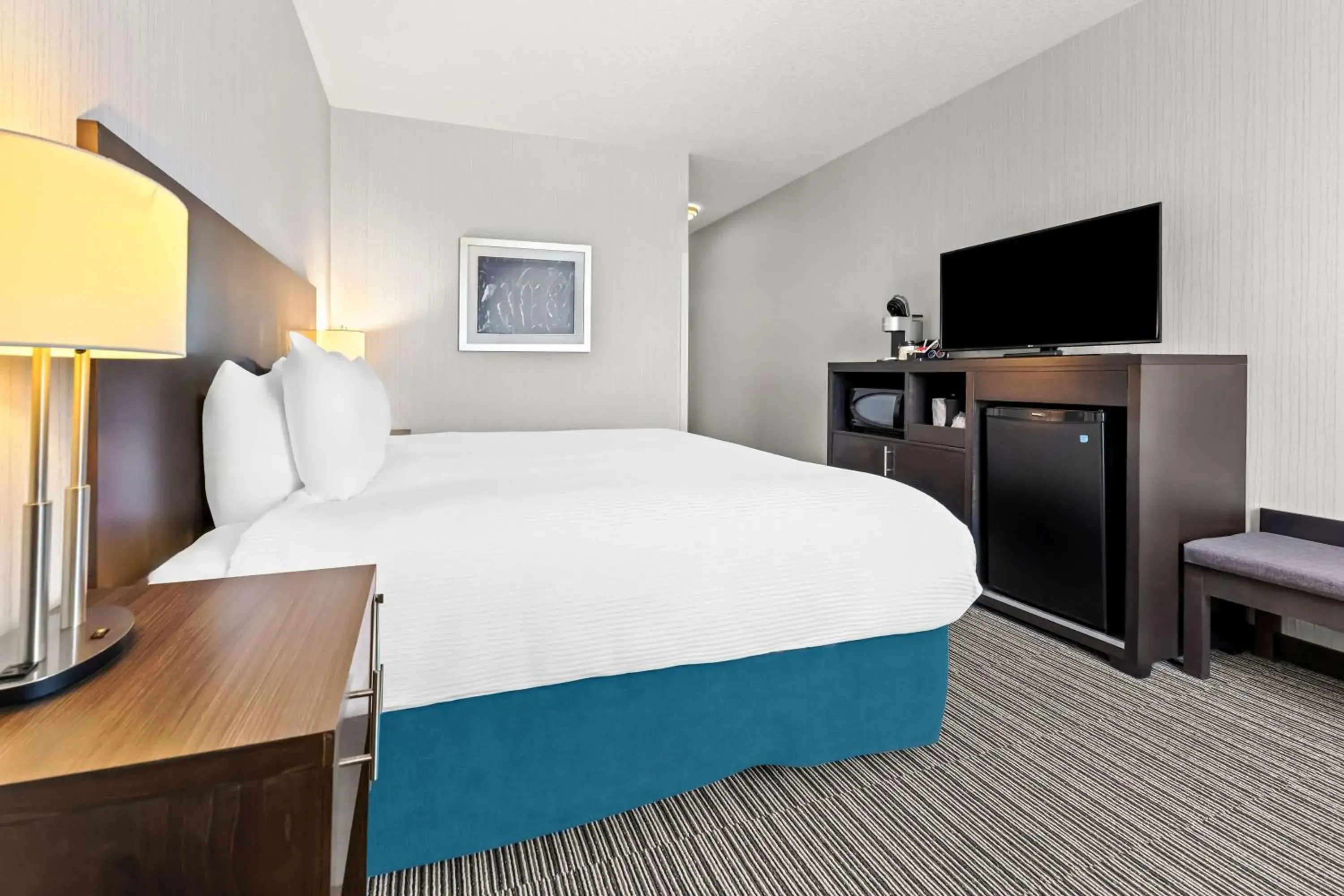 Bedroom, Bed in Best Western Plus Airdrie Gateway Bedroom, Bed in Best Western Plus Airdrie Gateway