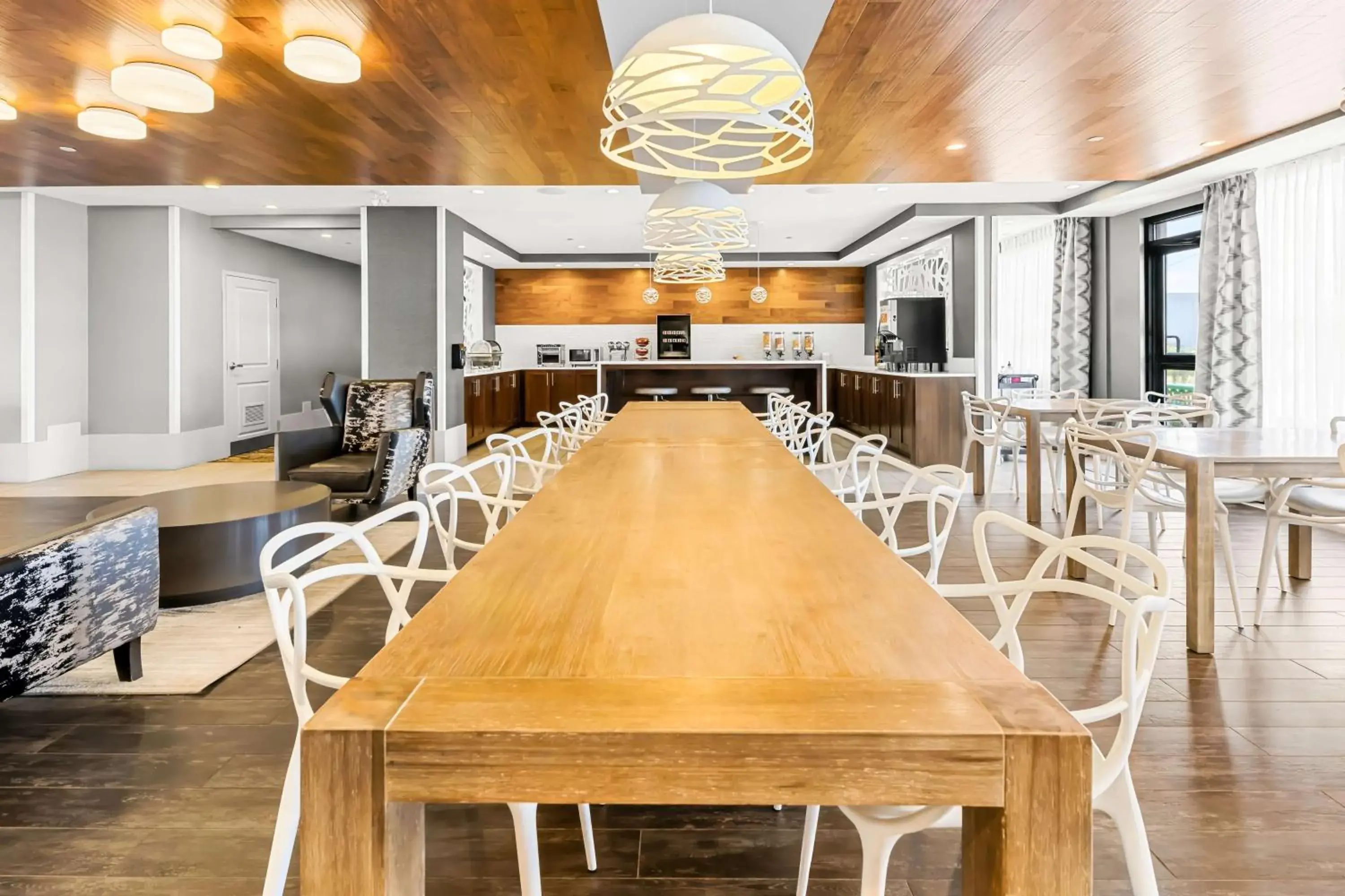 Breakfast in Best Western Plus Airdrie Gateway Breakfast in Best Western Plus Airdrie Gateway