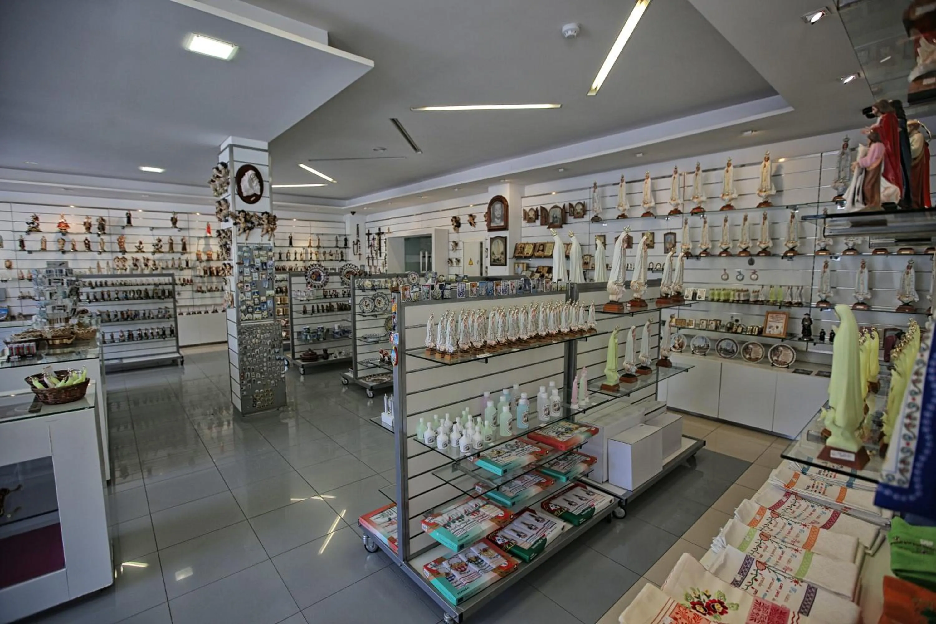 On-site shops in Hotel Recinto