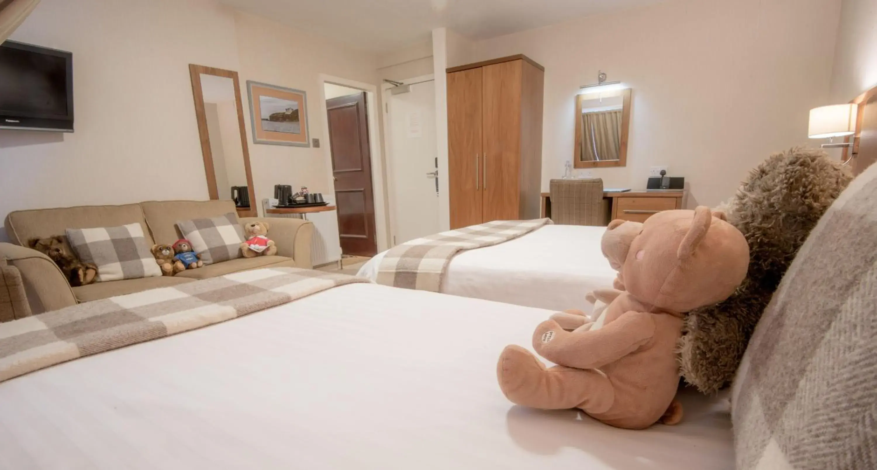 Family Room in Mackays Hotel Family Room in Mackays Hotel