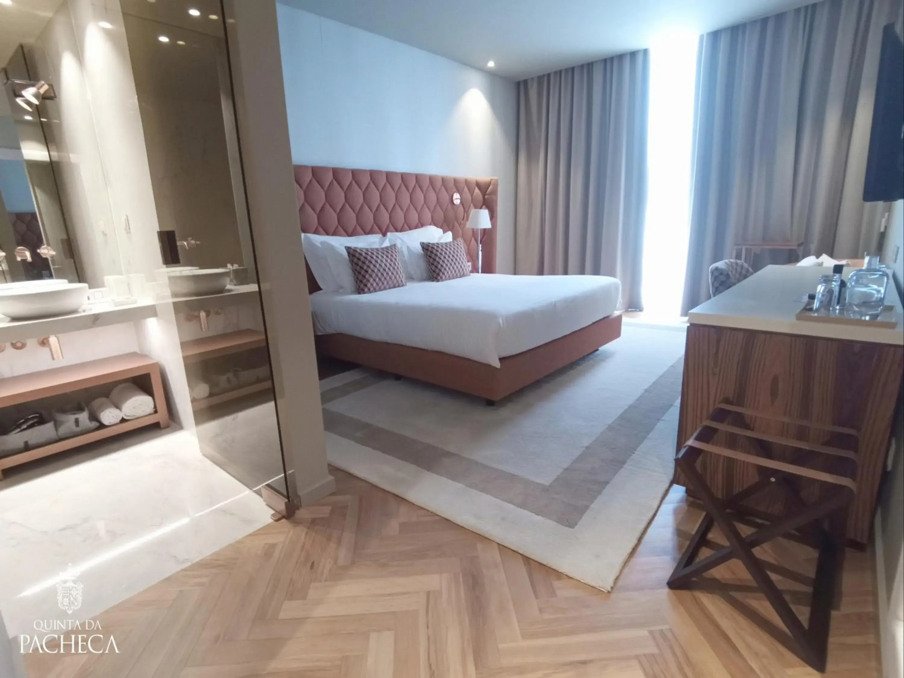 Photo of the whole room, Bed in Pacheca The Wine House Hotel e Spa - Quinta da Pacheca Photo of the whole room, Bed in Pacheca The Wine House Hotel e Spa - Quinta da Pacheca