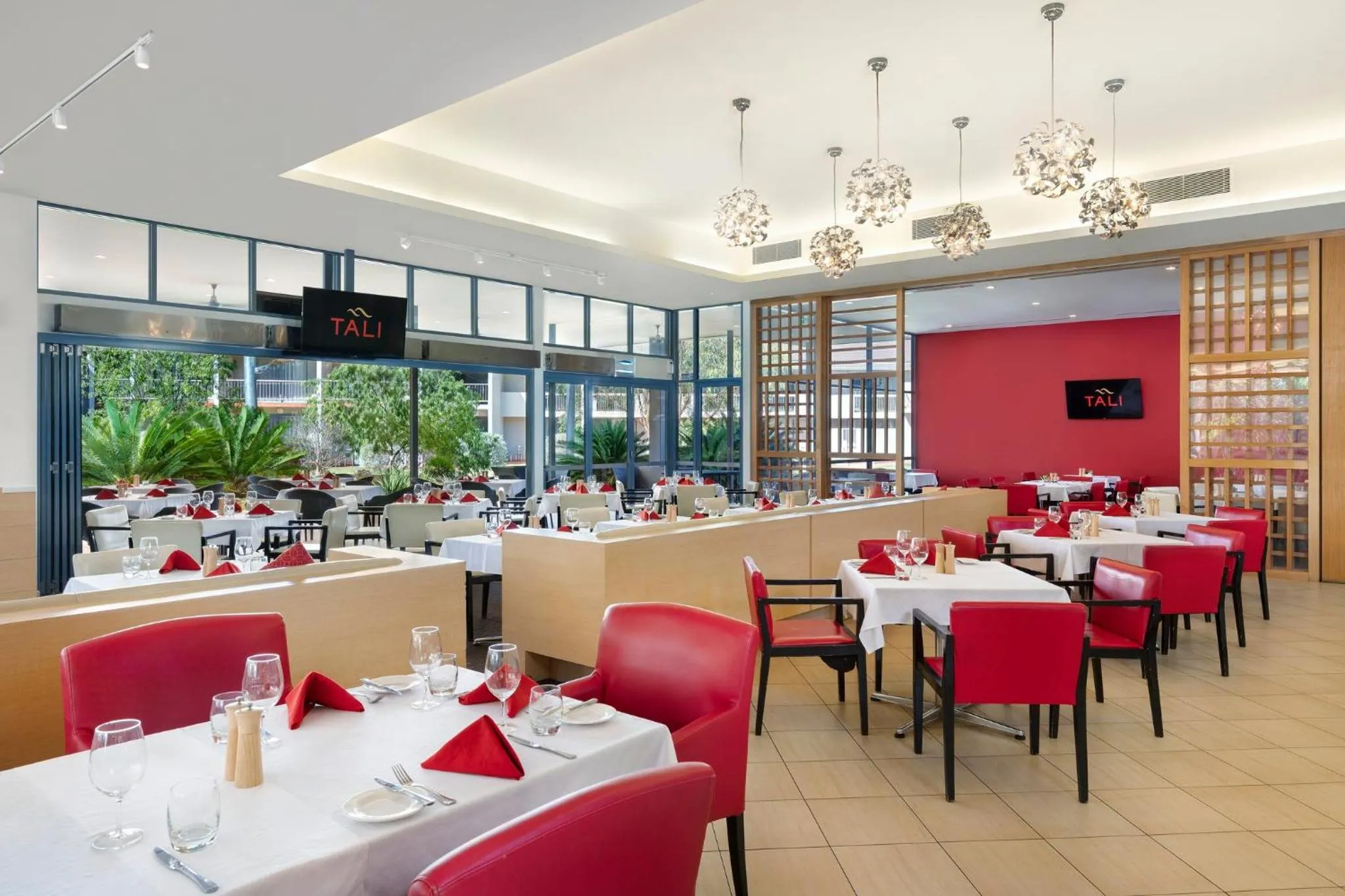 Restaurant/places to eat in Crowne Plaza Alice Springs Lasseters by IHG