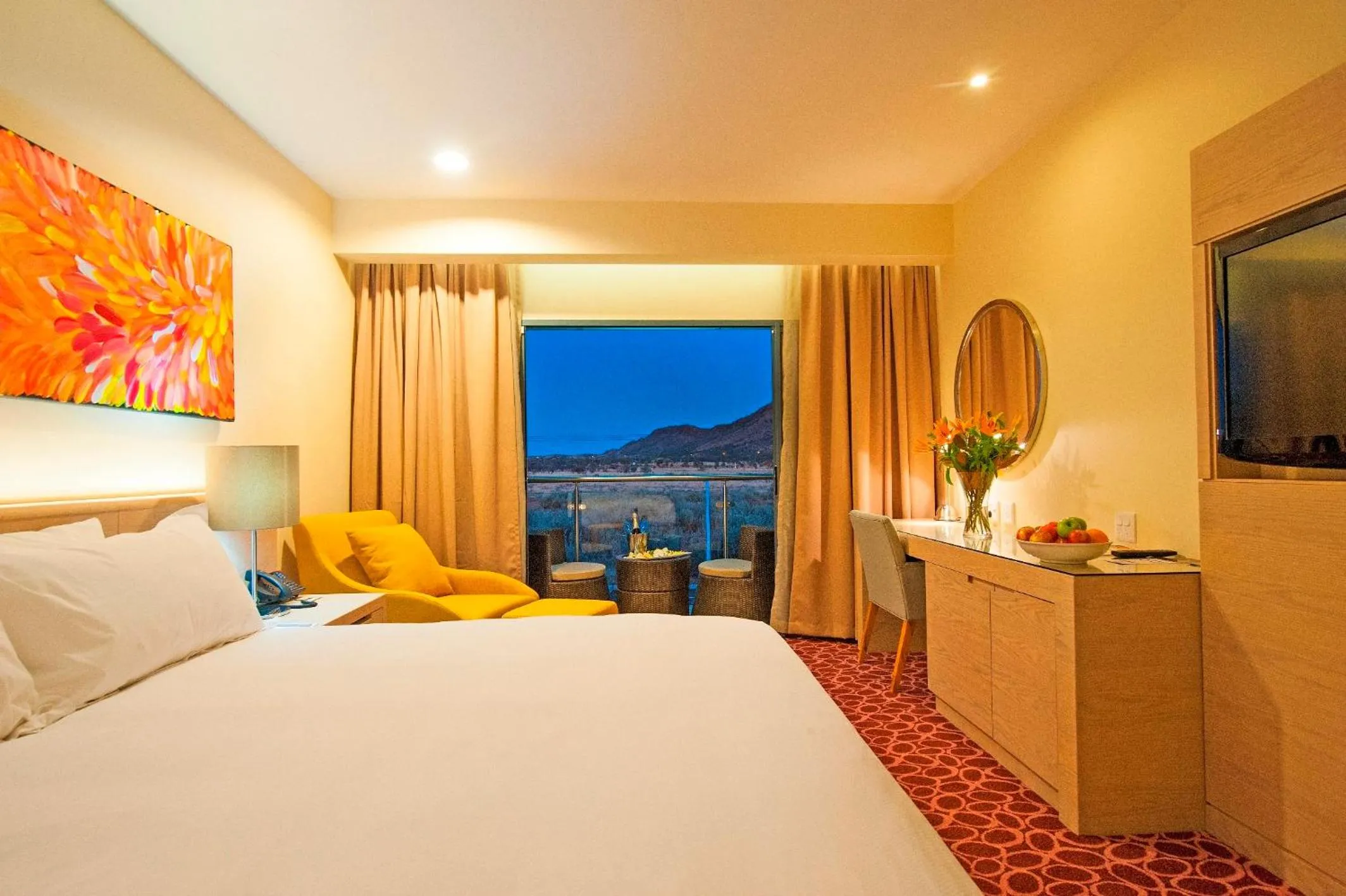 Photo of the whole room, Bed in Crowne Plaza Alice Springs Lasseters by IHG