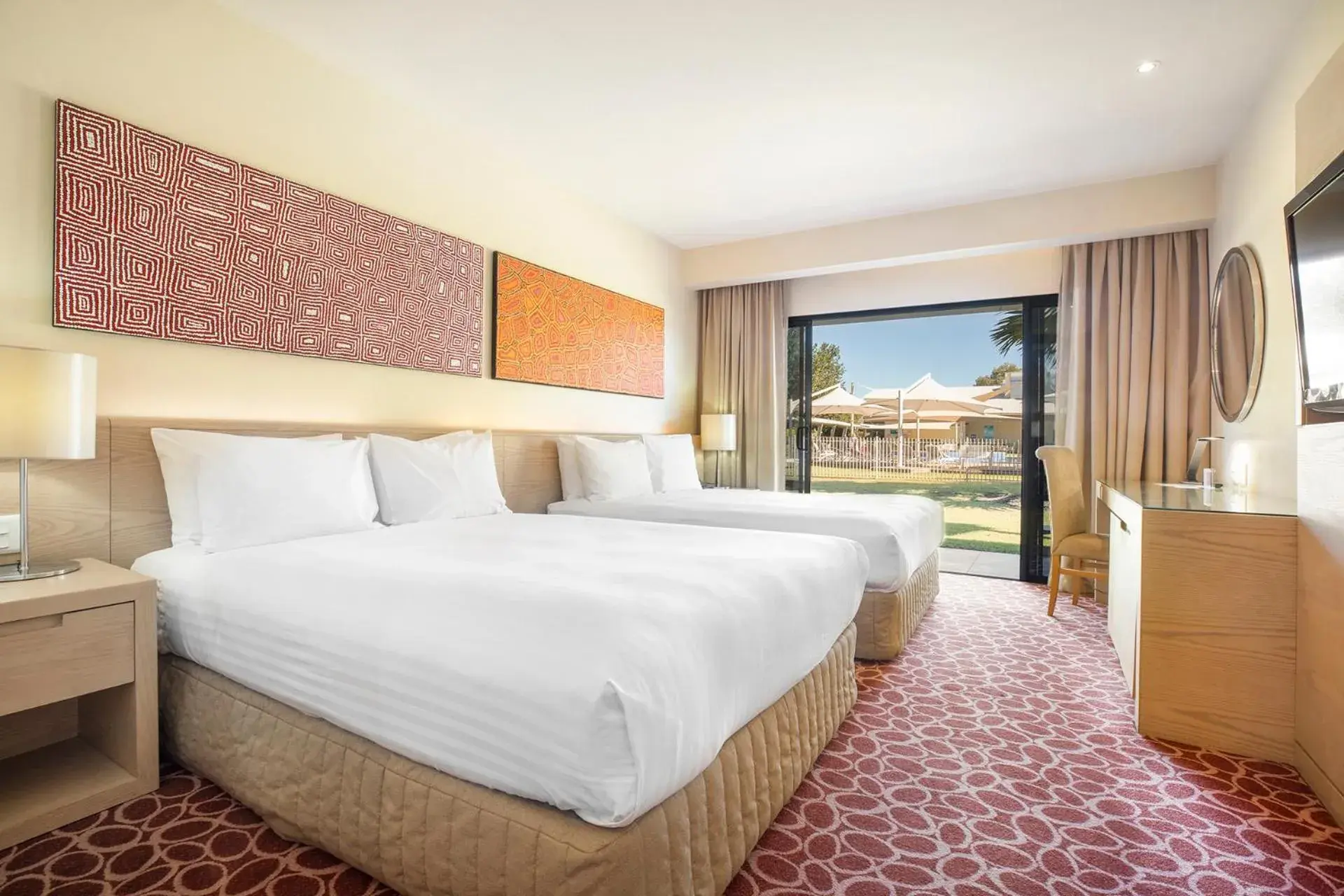 Bed in Crowne Plaza Alice Springs Lasseters by IHG Bed in Crowne Plaza Alice Springs Lasseters by IHG