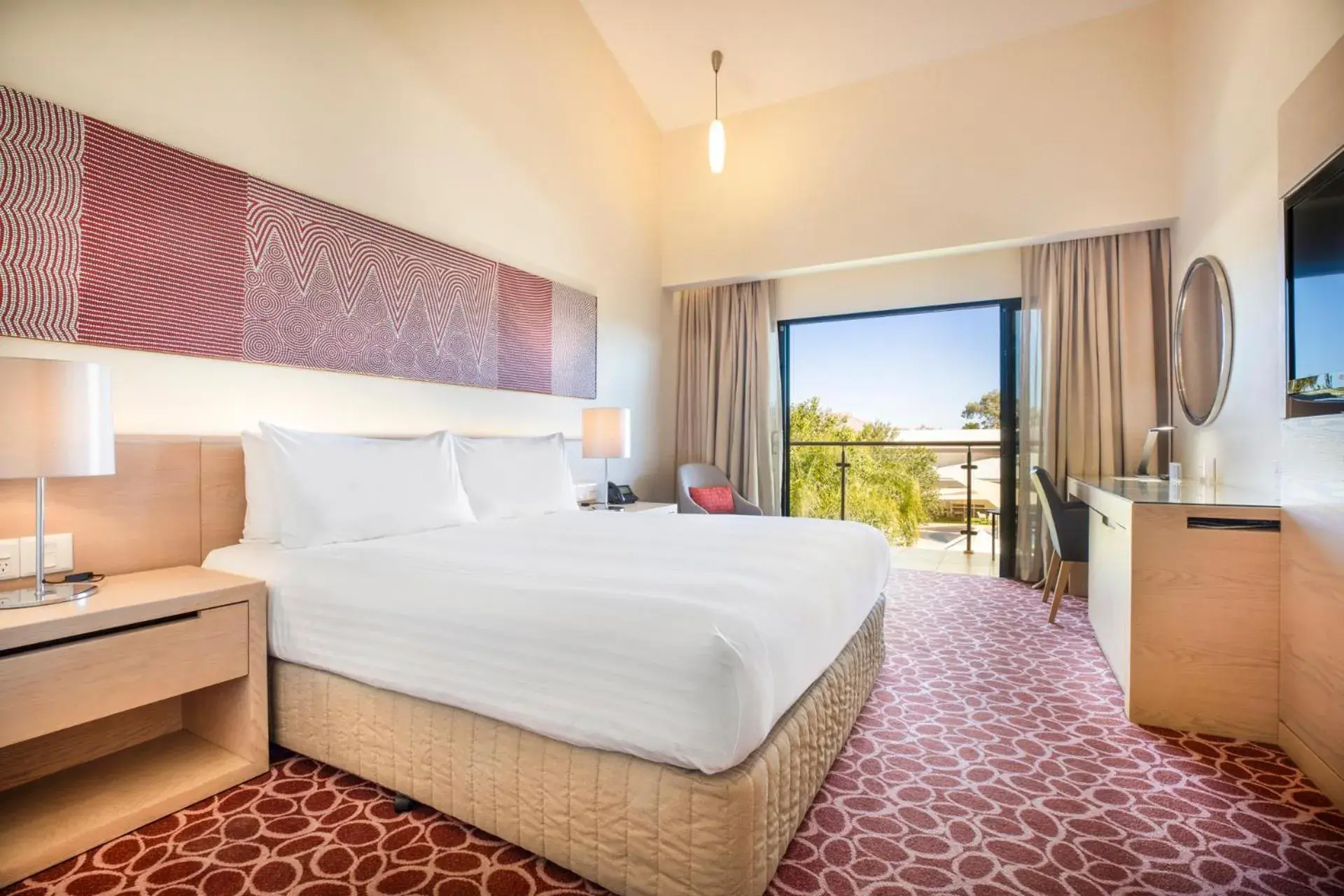 Bed in Crowne Plaza Alice Springs Lasseters by IHG Bed in Crowne Plaza Alice Springs Lasseters by IHG