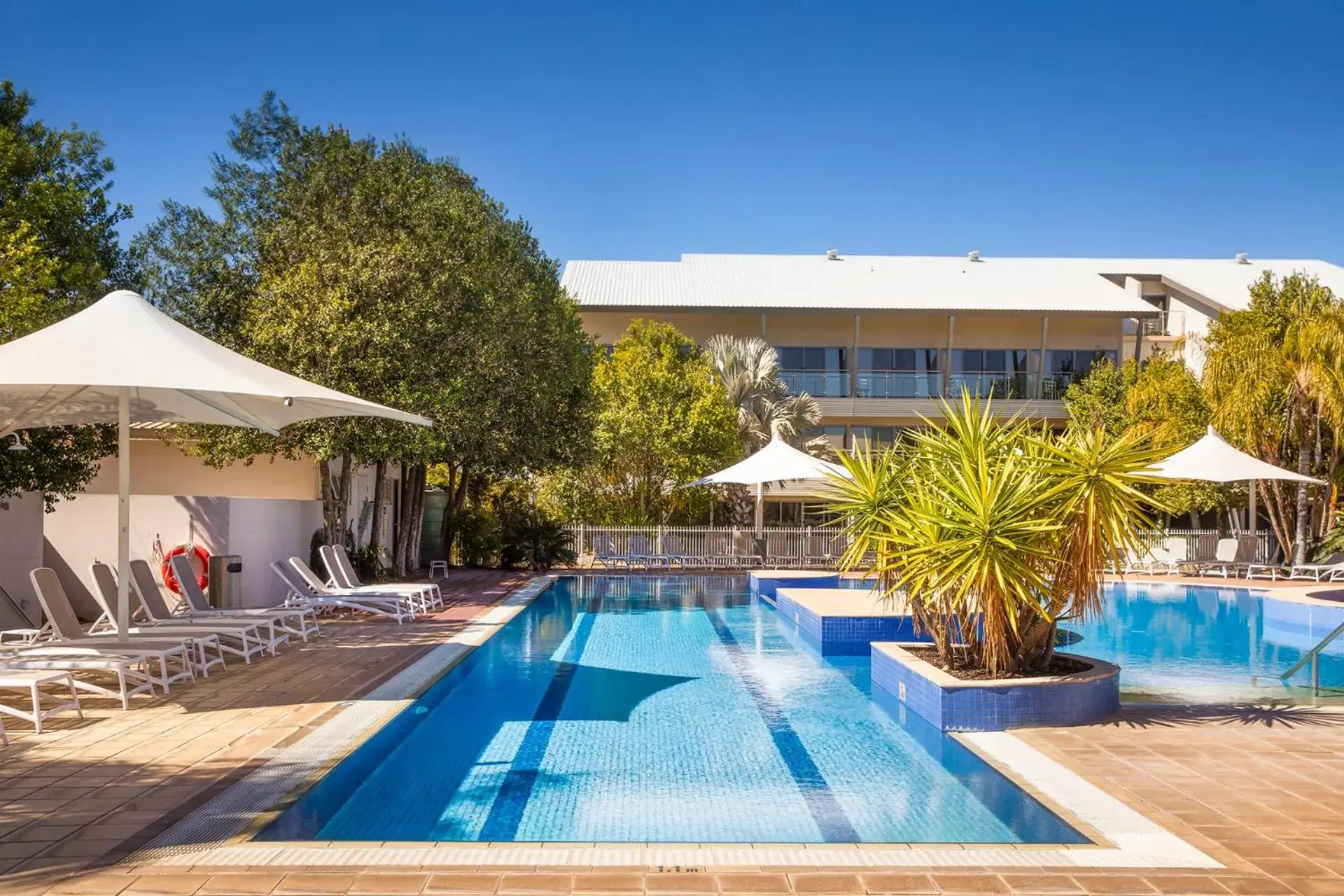 Swimming pool in Crowne Plaza Alice Springs Lasseters by IHG Swimming pool in Crowne Plaza Alice Springs Lasseters by IHG