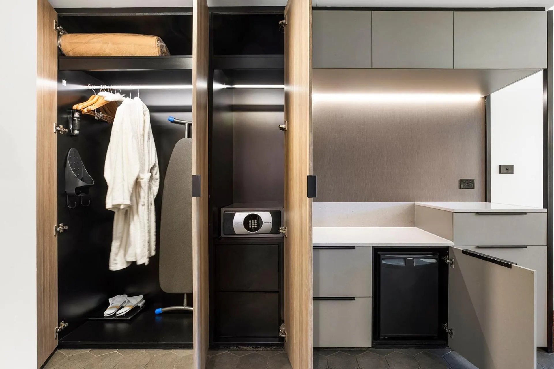 wardrobe in Crowne Plaza Alice Springs Lasseters by IHG