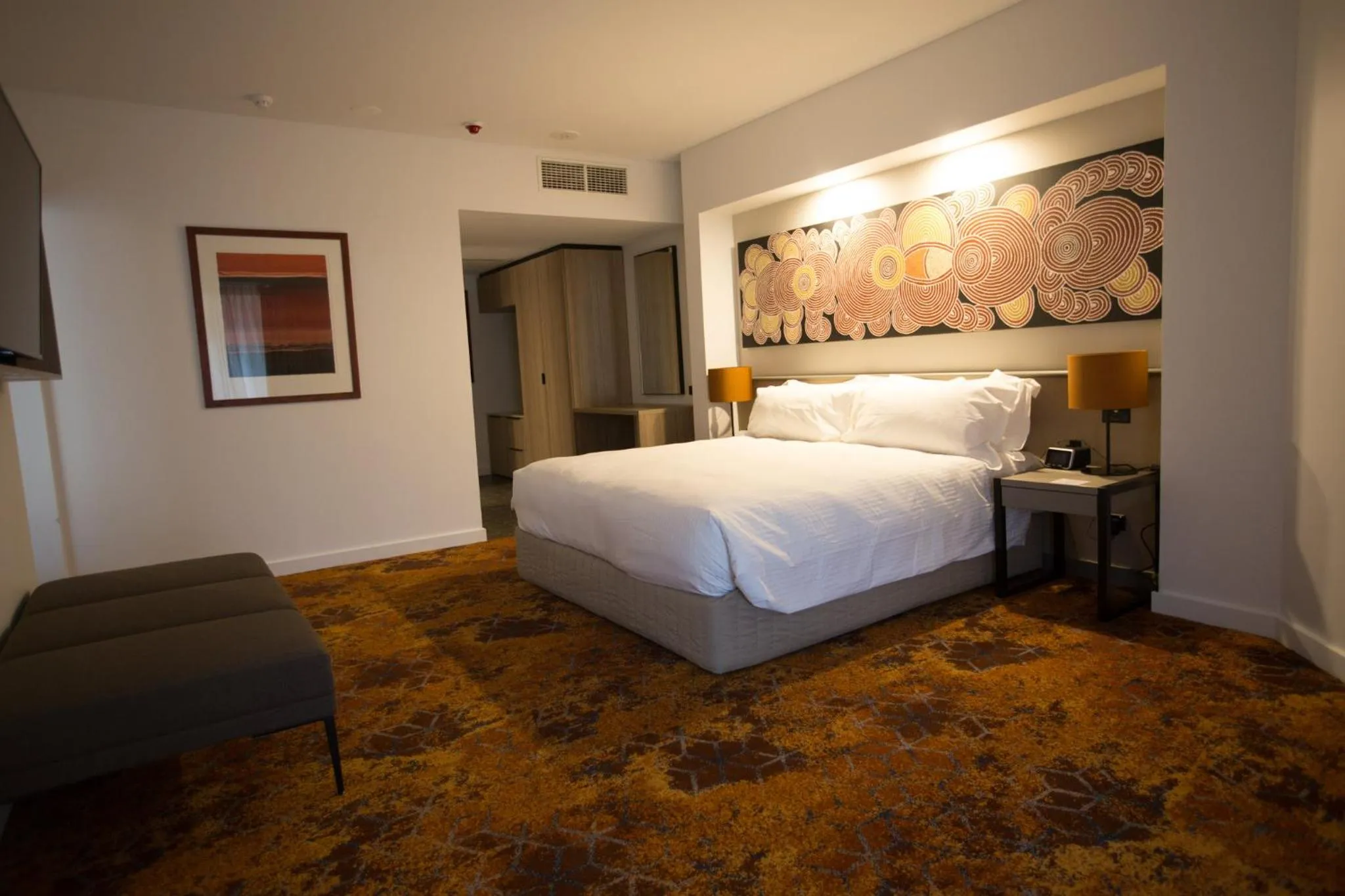 Photo of the whole room, Bed in Crowne Plaza Alice Springs Lasseters by IHG