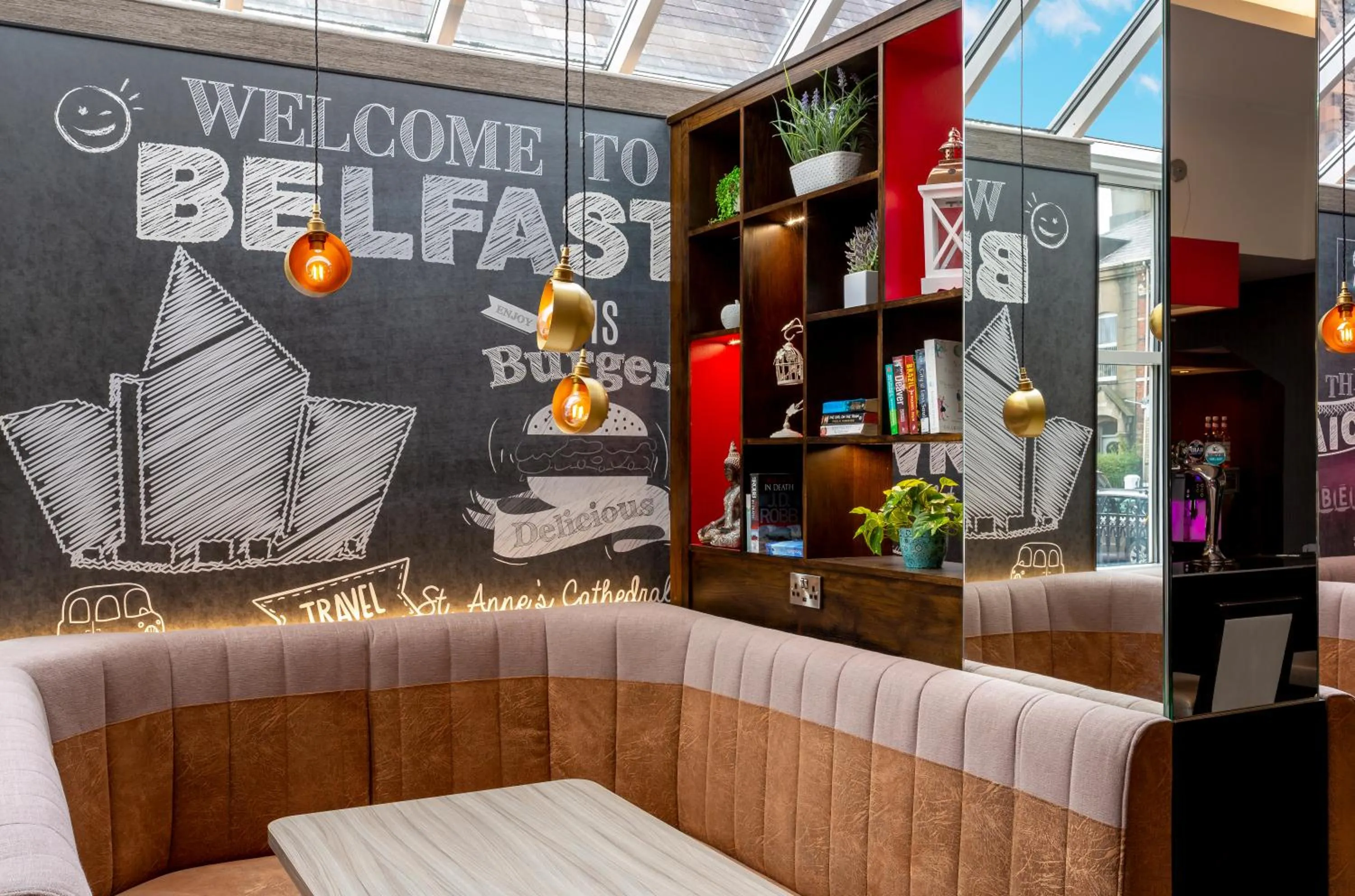 Lobby or reception in ibis Belfast Queens Quarter