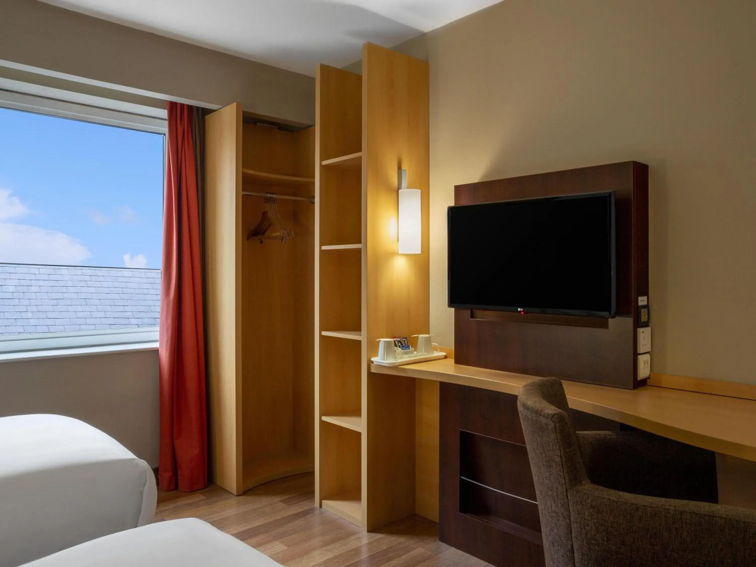 Bedroom, Bed in ibis Belfast Queens Quarter Bedroom, Bed in ibis Belfast Queens Quarter