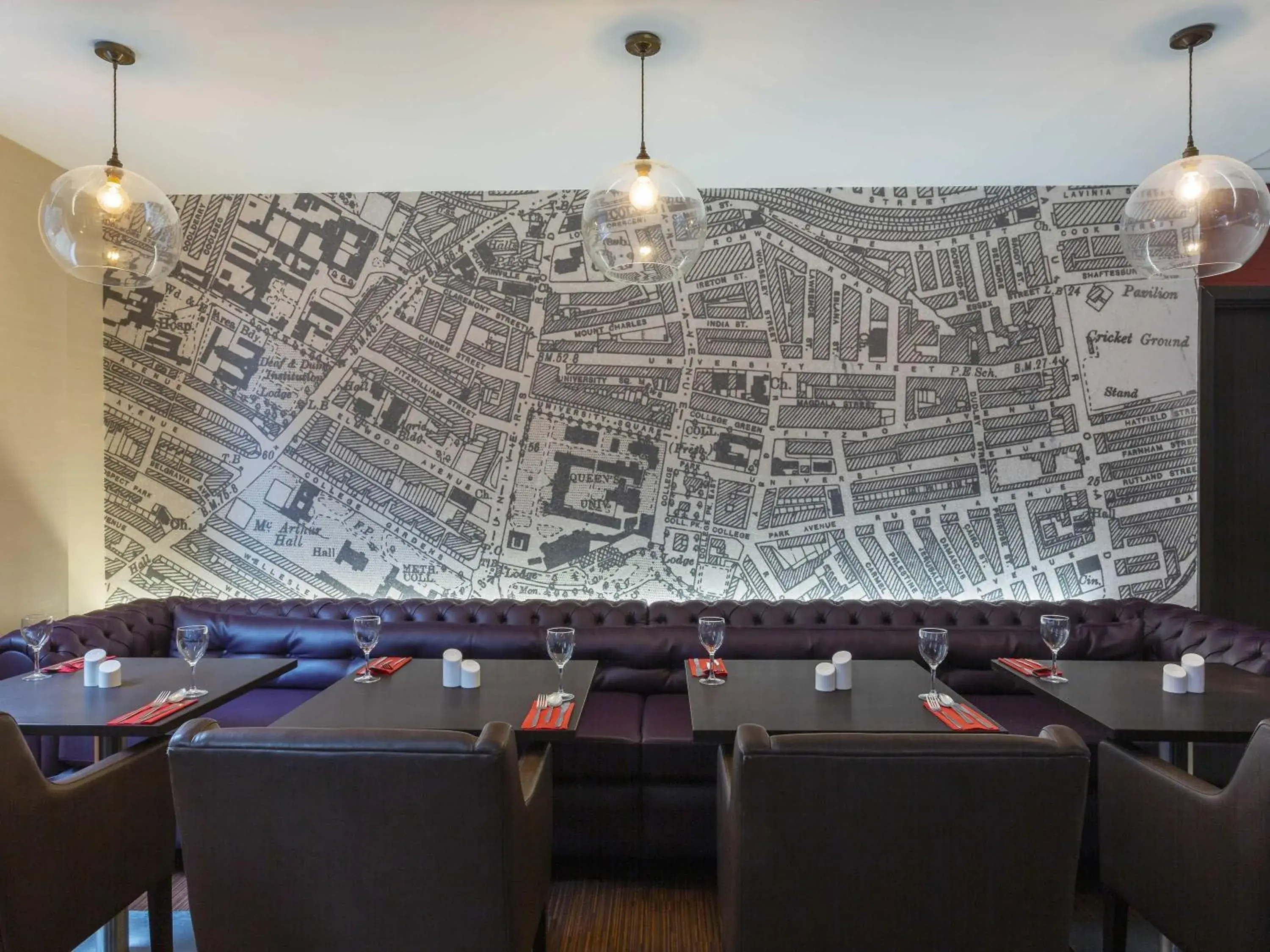 Restaurant/places to eat in ibis Belfast Queens Quarter Restaurant/places to eat in ibis Belfast Queens Quarter